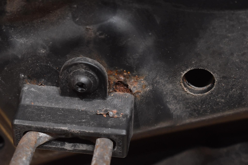 cofano (668/9) SCHWARZ II BMW E90 E91 04-08
