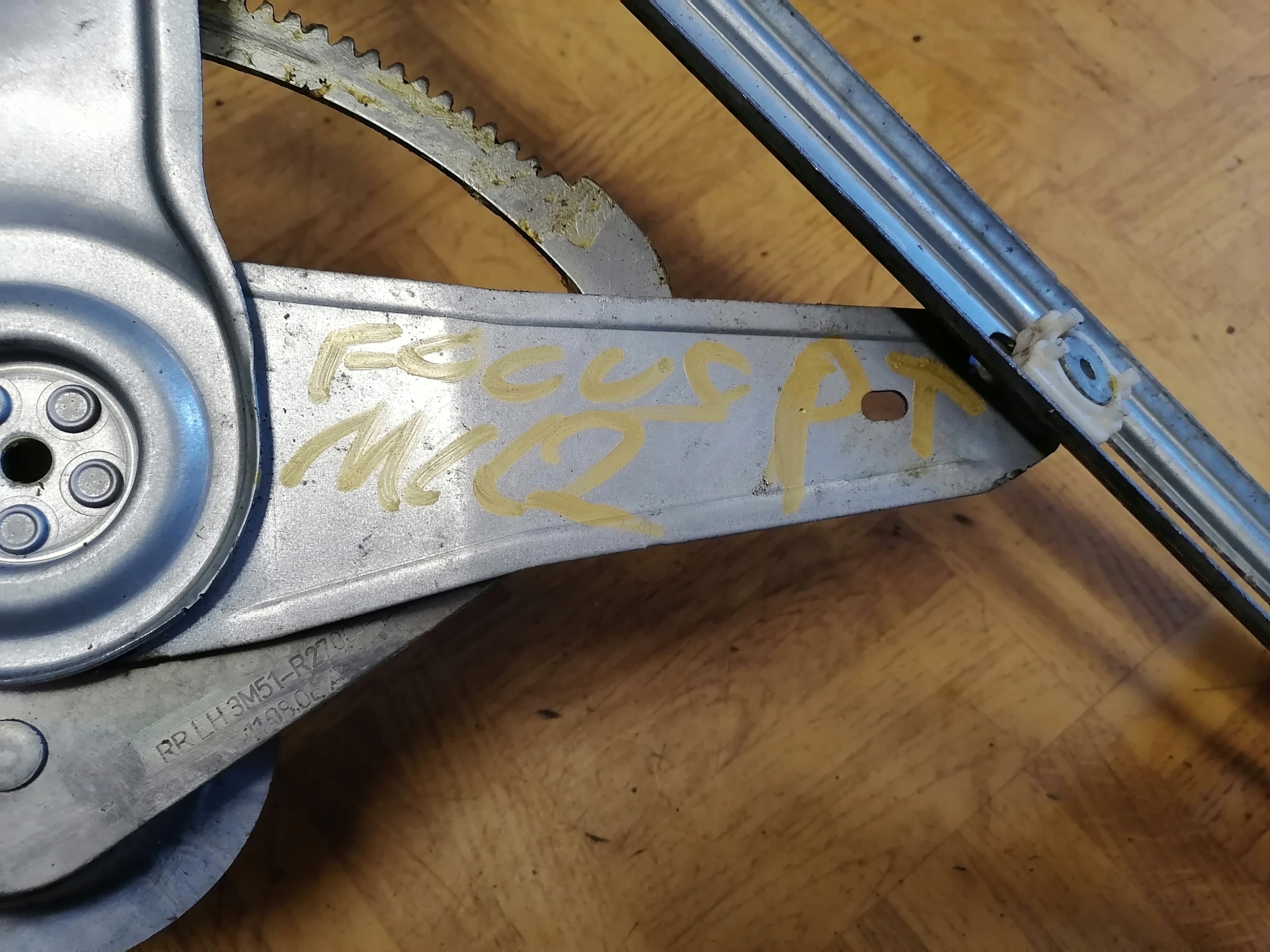 8679083RH - Механика заднего окна VOLVO V50 с двигателем