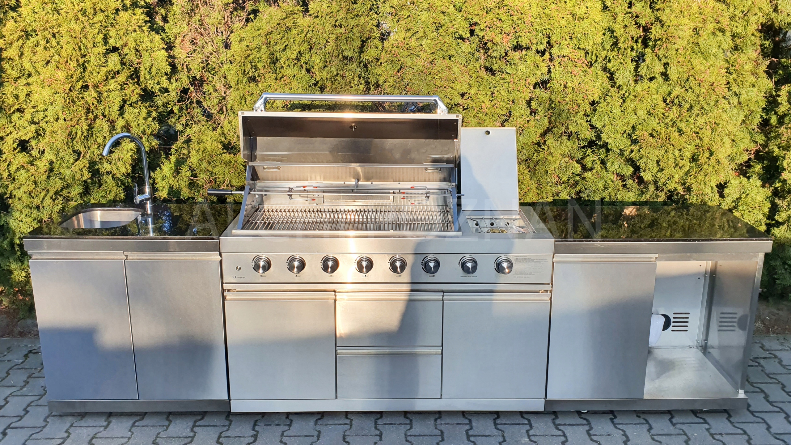 БОЛЬШОЙ ГАЗОВЫЙ ГРИЛЬ ИЗ НЕРЖАВЕЮЩЕЙ СТАЛИ ПРОДАЖА