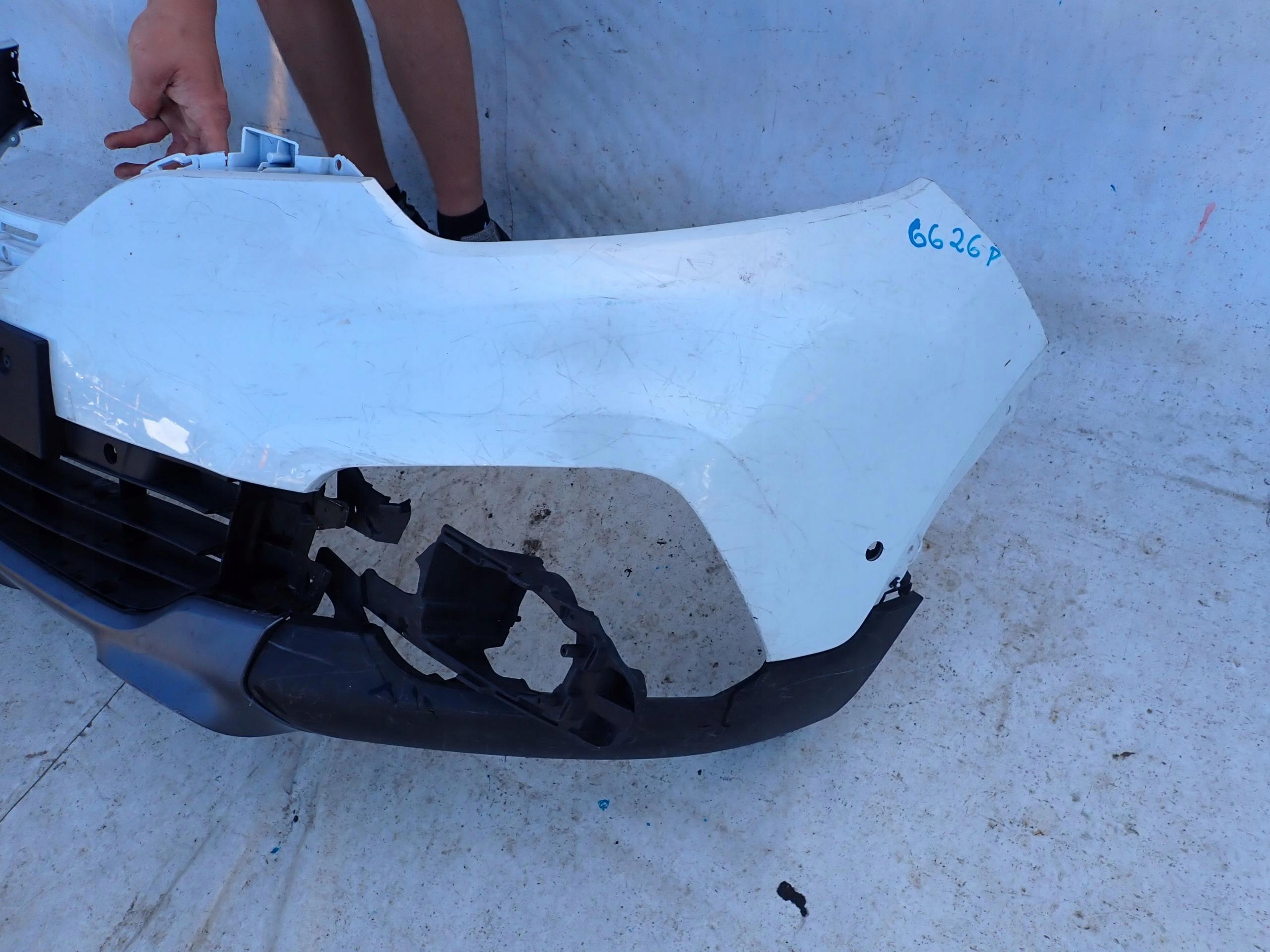 RENAULT CAPTUR and 1 LIFT 17-19 bumper front PDC
