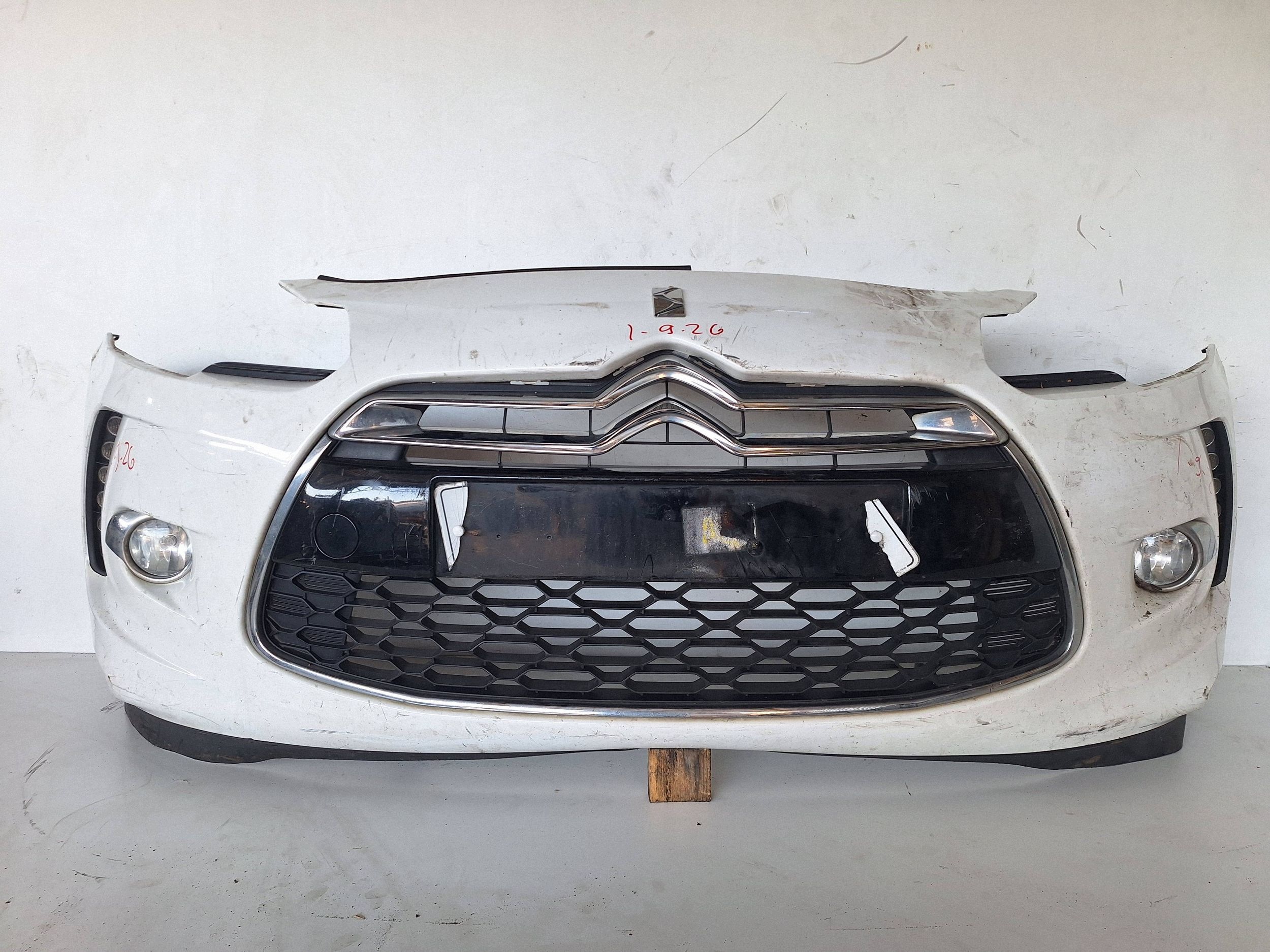 CITROEN DS3 10-14 bumper + LED 9687534777