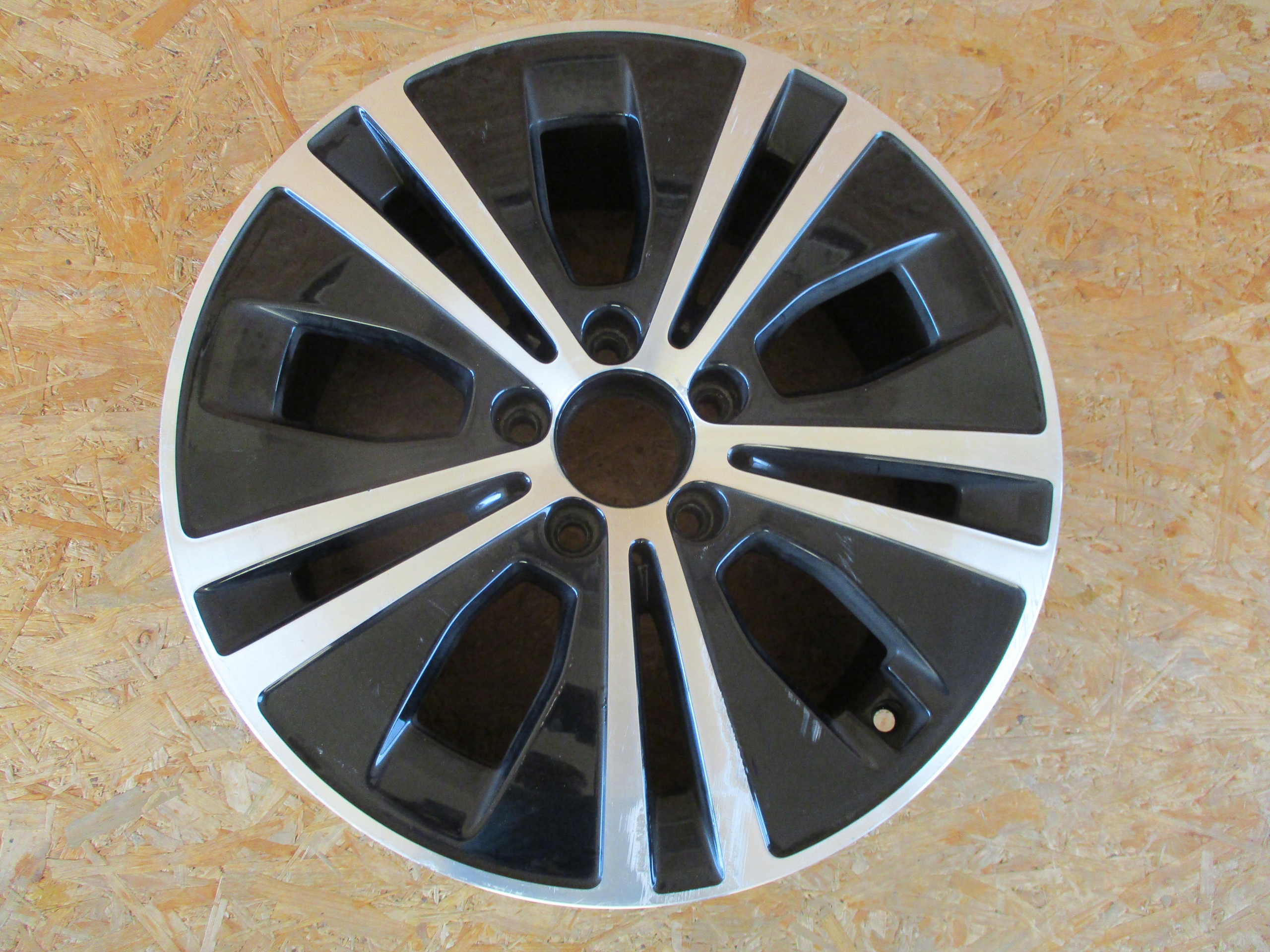 MERCEDES W213 disk hliníkový 7,5Jx17 ET40 5x112