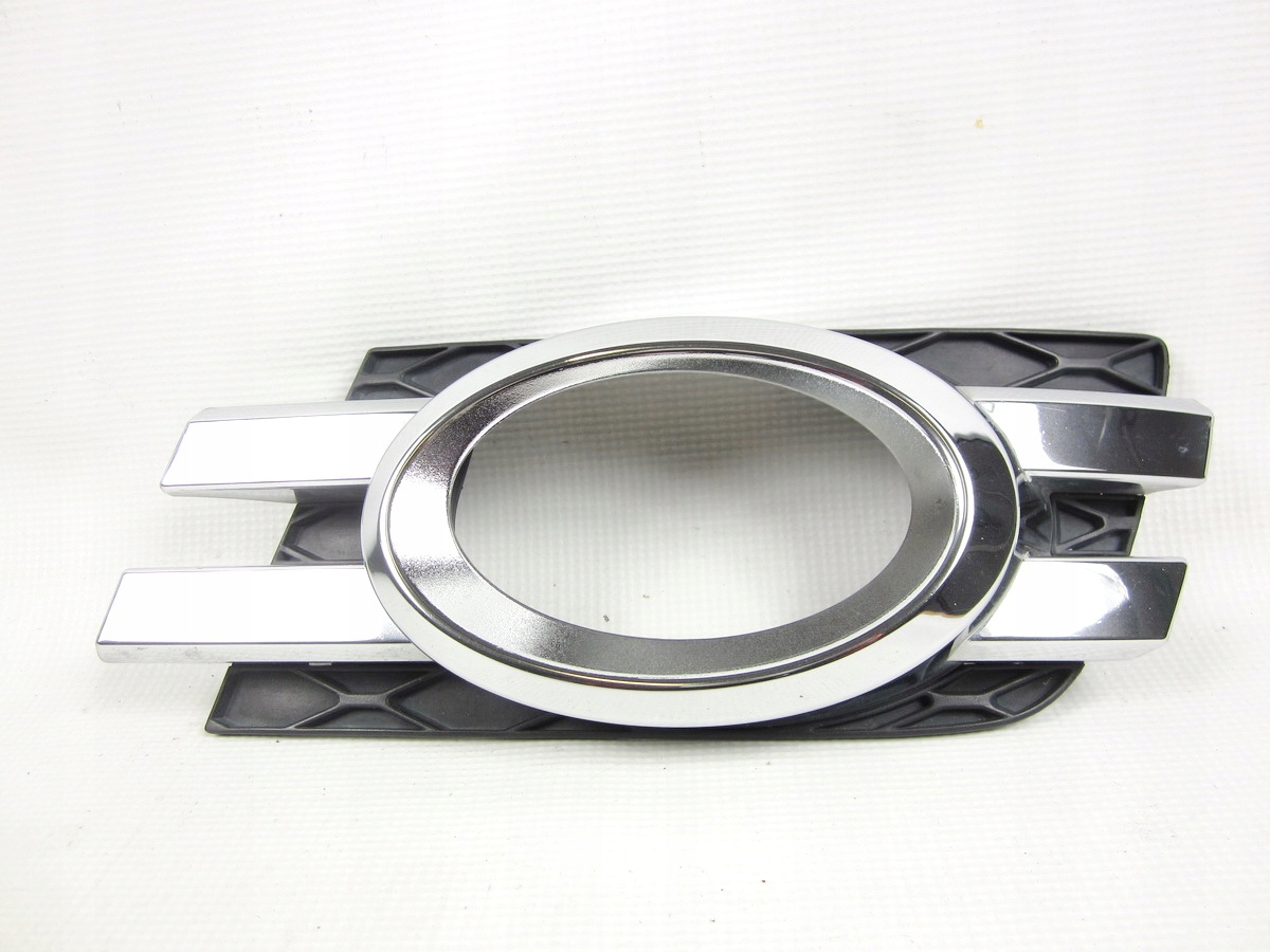 grid fog lights of a bumper front front left Mercedes GL X164