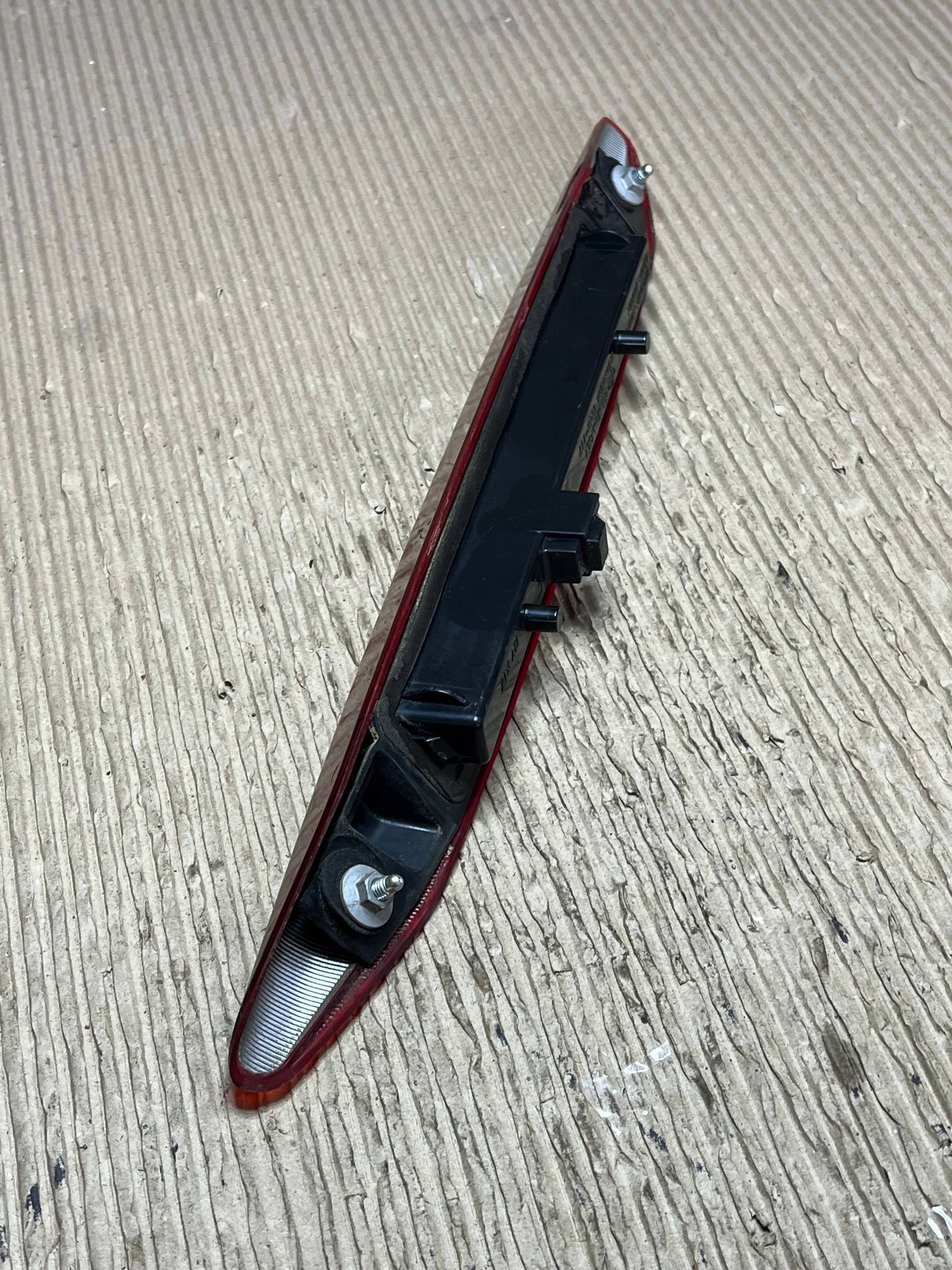 Trzecie light stop Subaru Legacy 84701AJ040