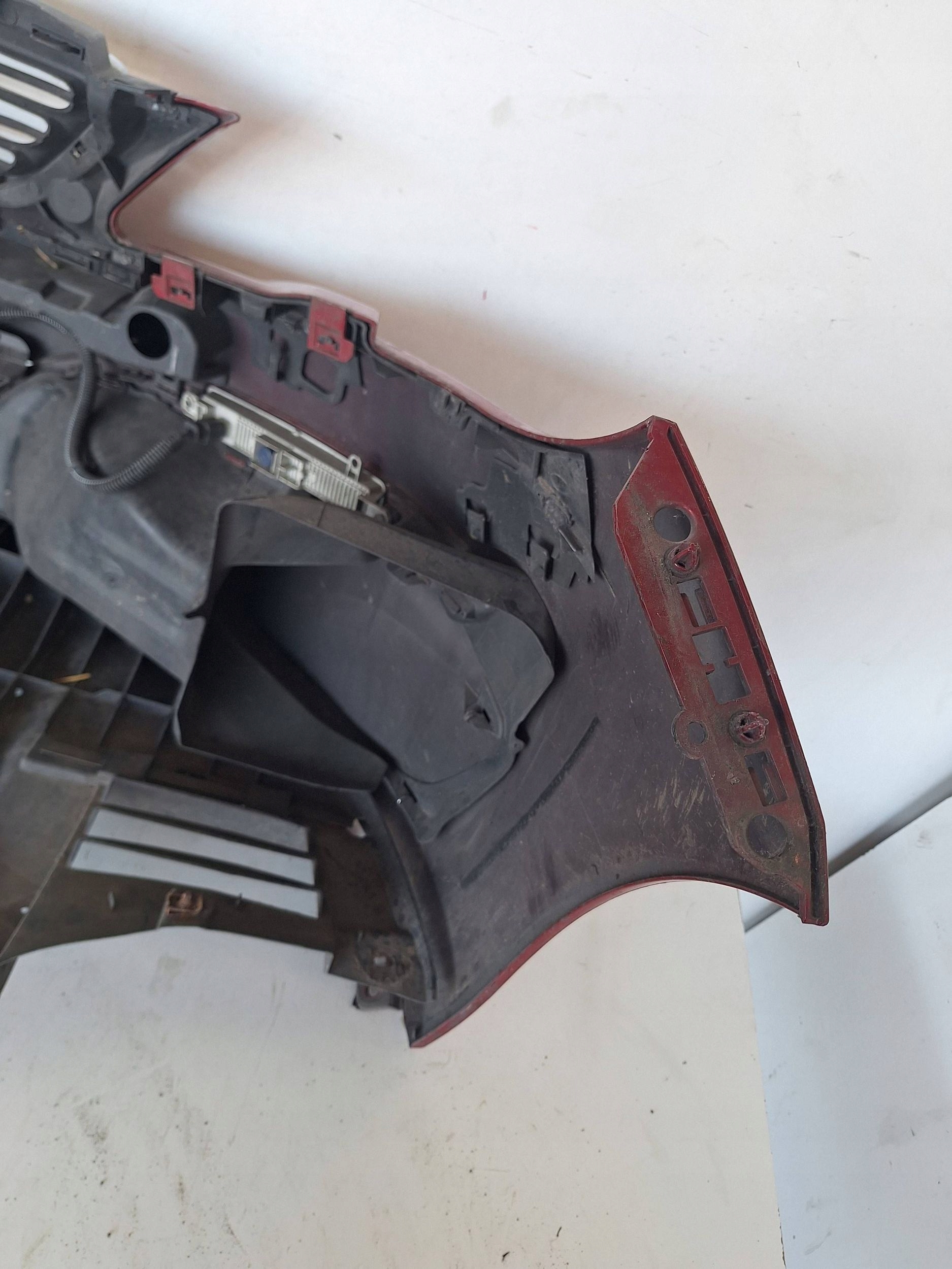 PEUGEOT 308 T9 13-17 bumper + LED