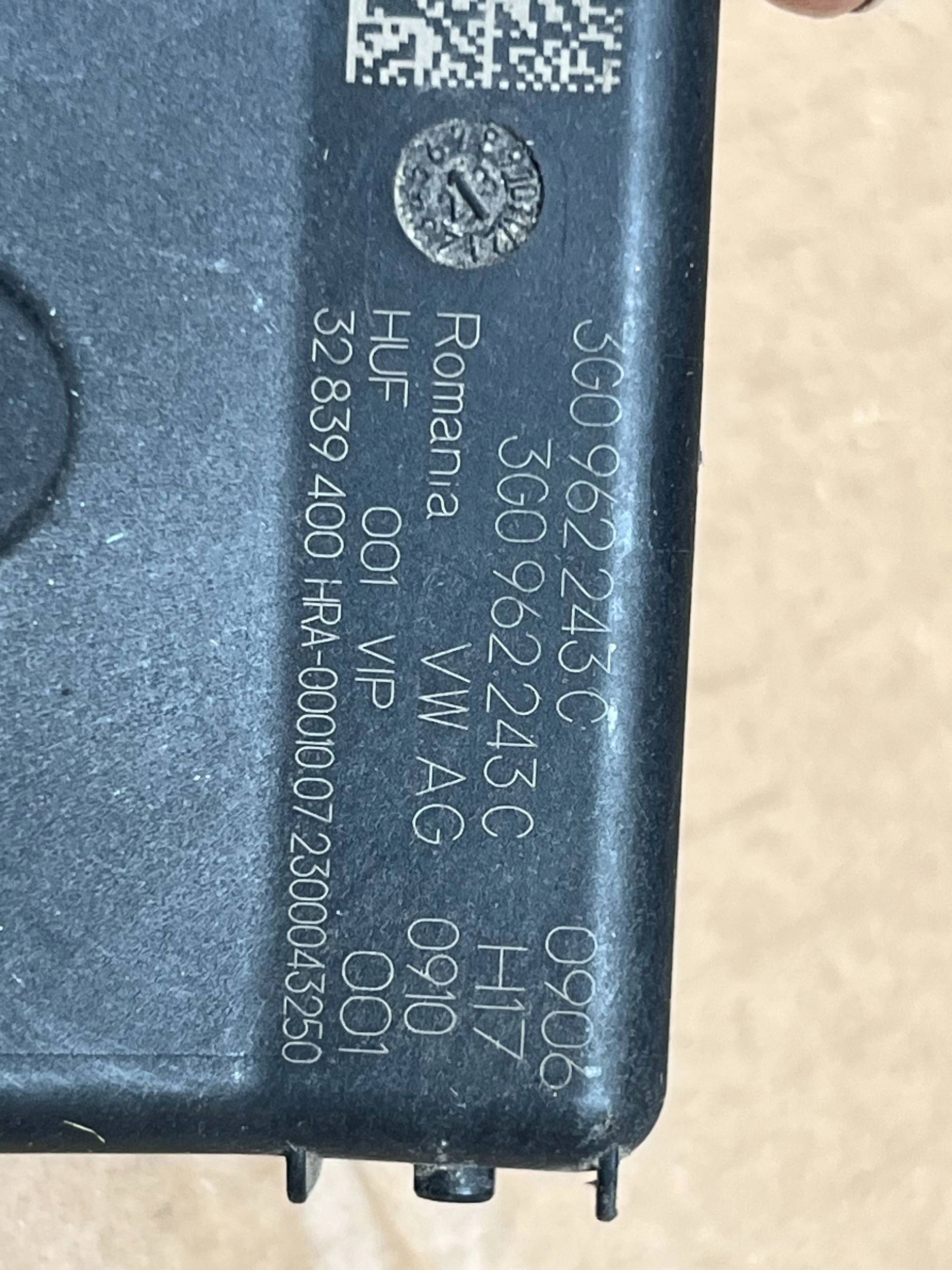 Module pour l’ouverture du capot VW AUDI PORSCHE 3G0962243C !J