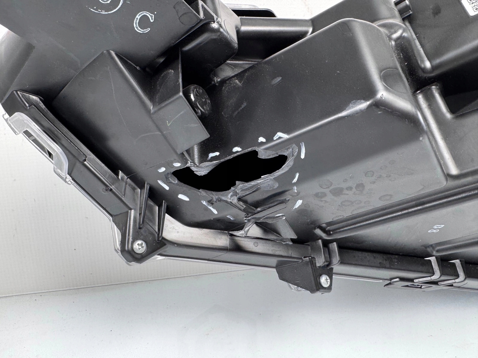 LAMPA PRAWA PRZÓD TOYOTA COROLLA CROSS FULL LED Regulacja wysokości elektryczna