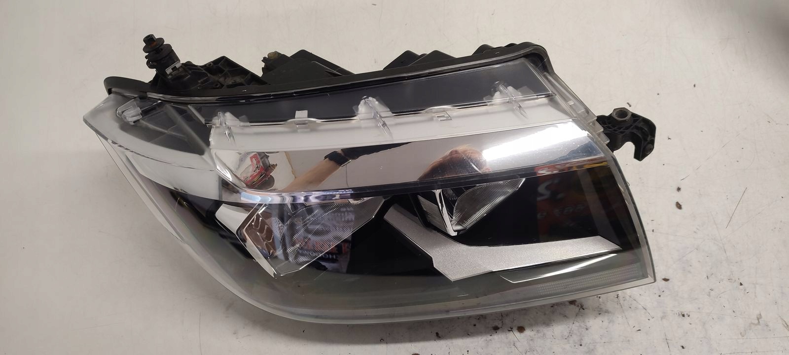 light front front right VW Crafter II