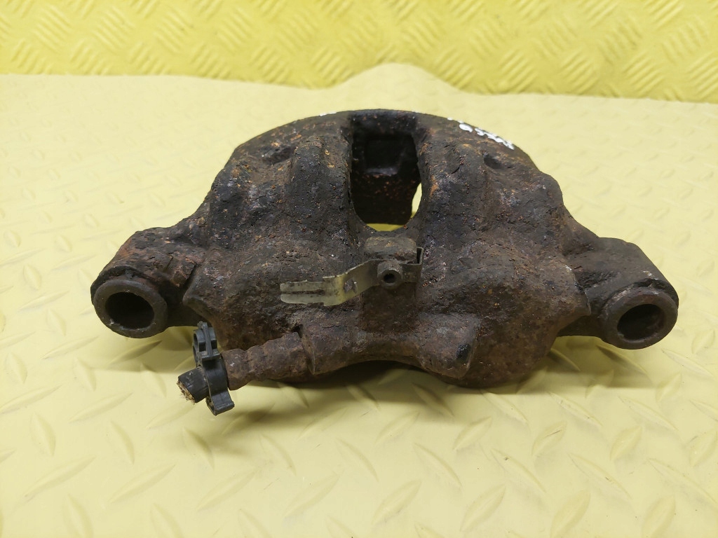 IVECO DAILY III 2.8 D caliper right front 02R