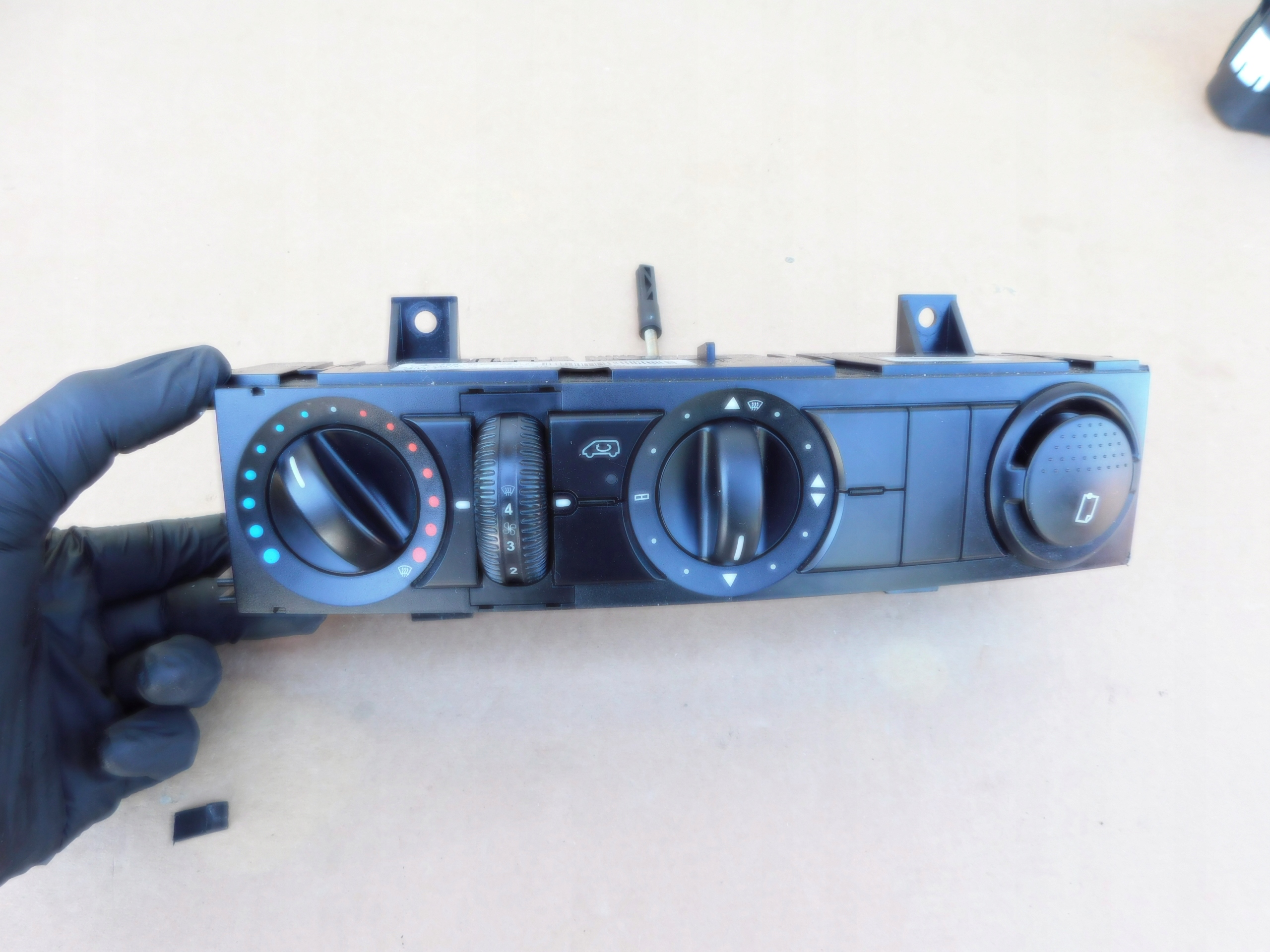 Panel klími A9068300185 Sprinter 906 Crafter bez klimatizaci Europa OEM