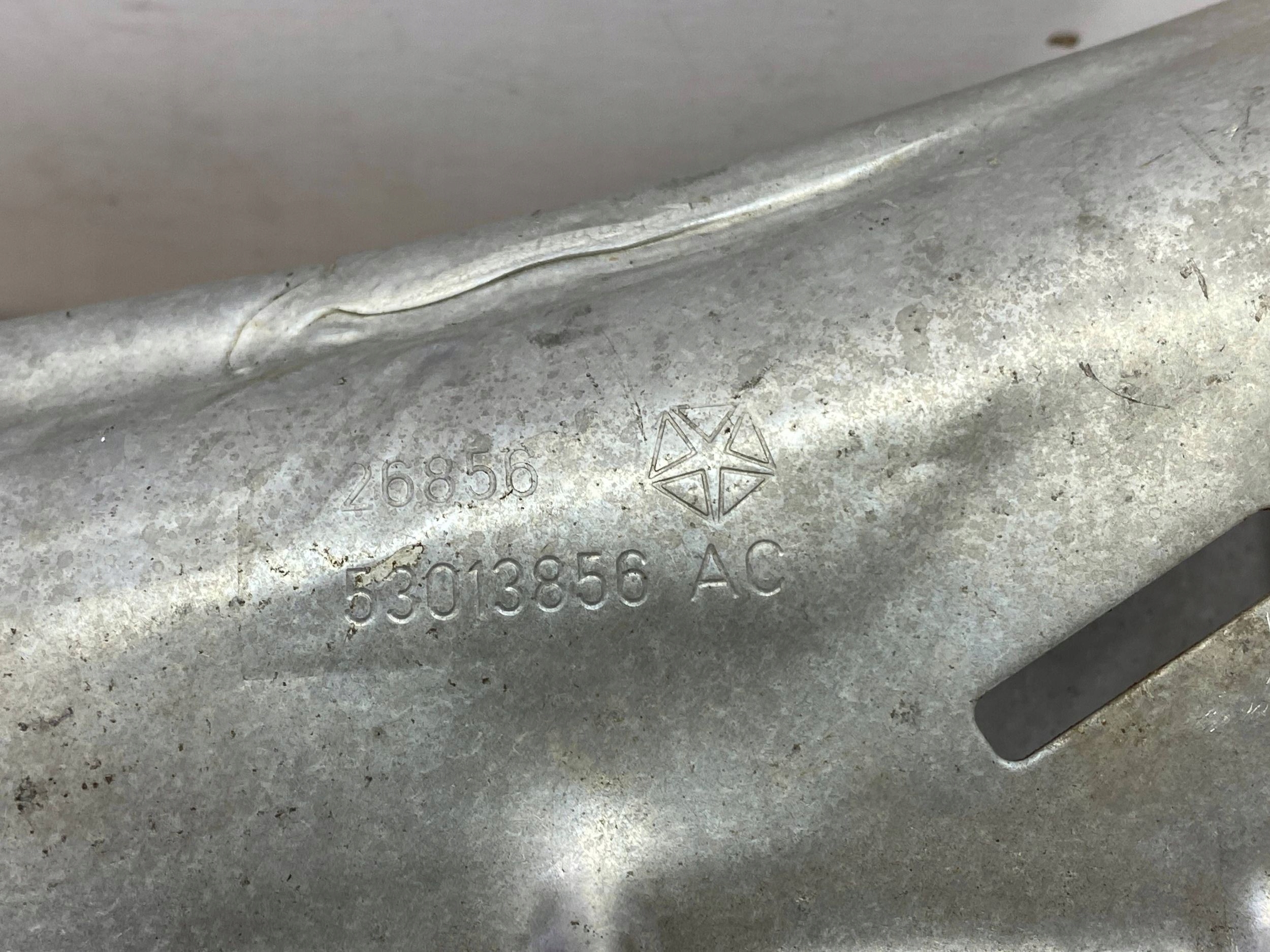 Blende Abdeckung termiczna des Abgaskrümmers 5.7 HEMI Dodge Challenger 2015+