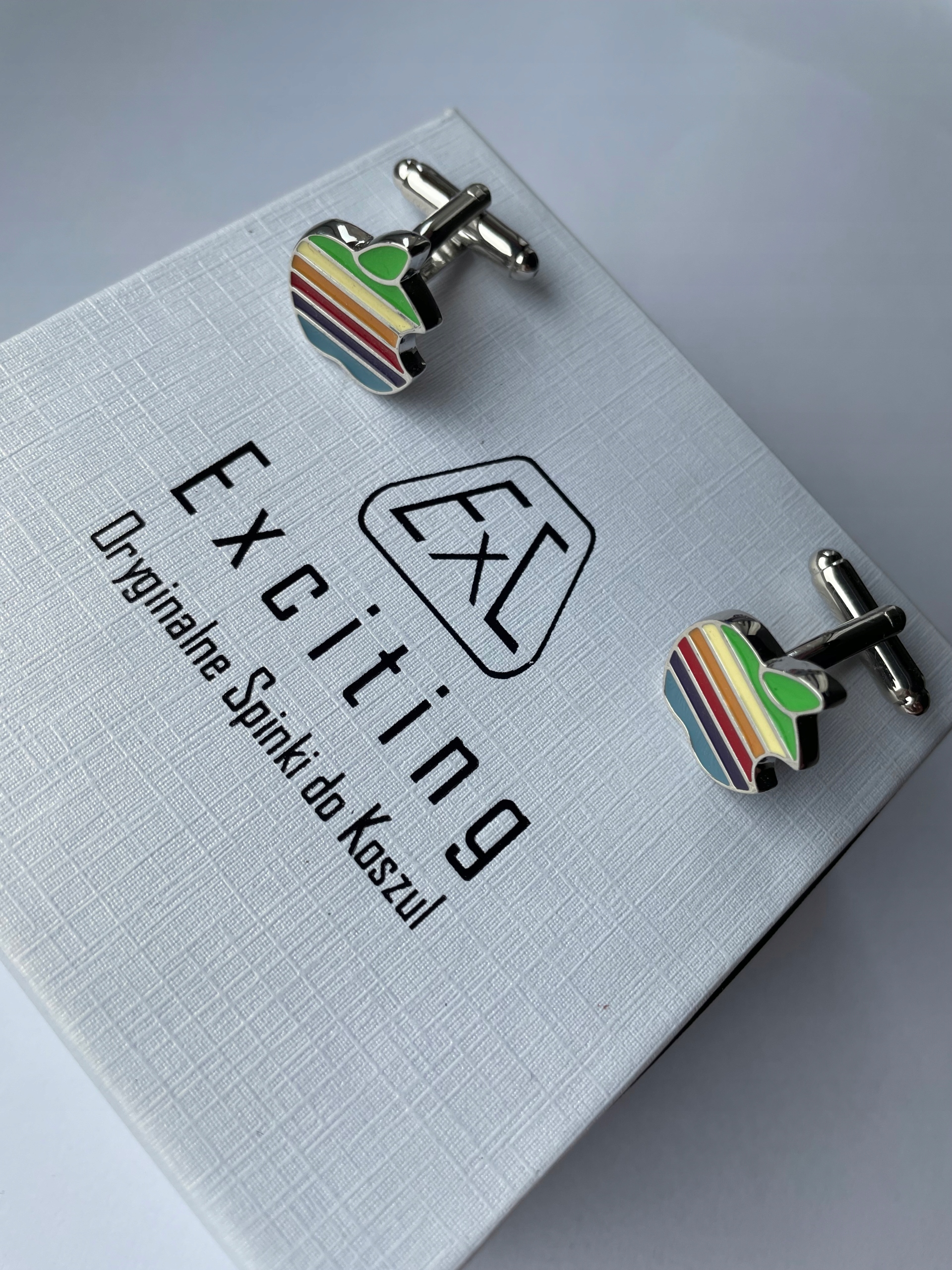 Barevné manžetové knoflíčky Exc Jablko iPhone vychytávka pro chlapce +Pouzdro.