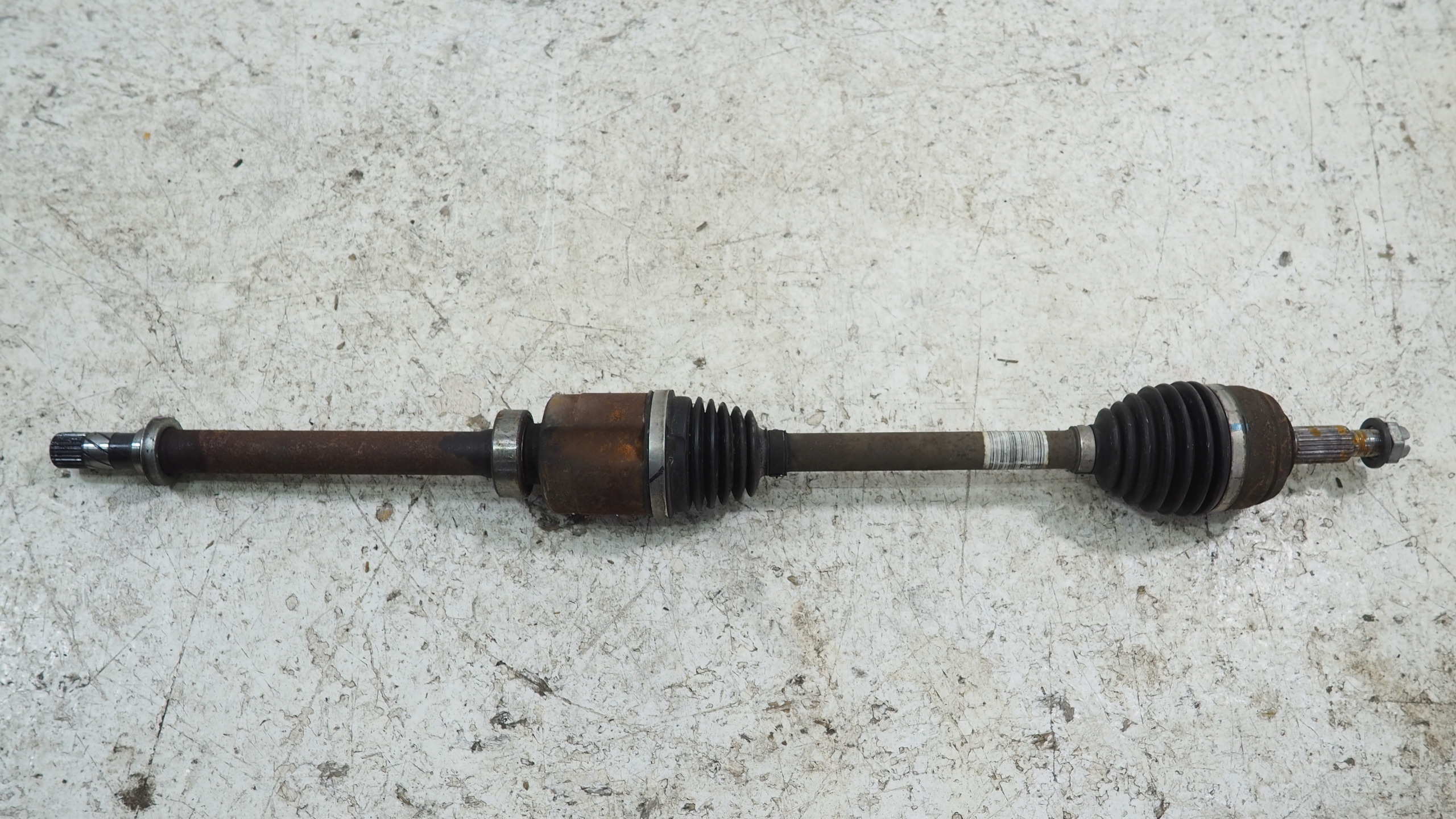 Dacia Duster II 1.2 semi-axis right front 391002885R