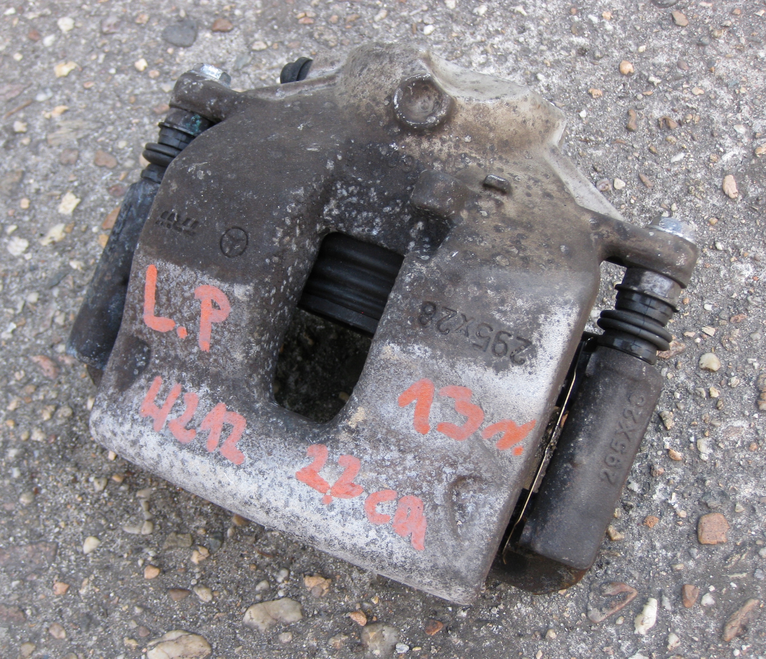 MERCEDES W212 LIFT E KLASA 13R caliper brake left front