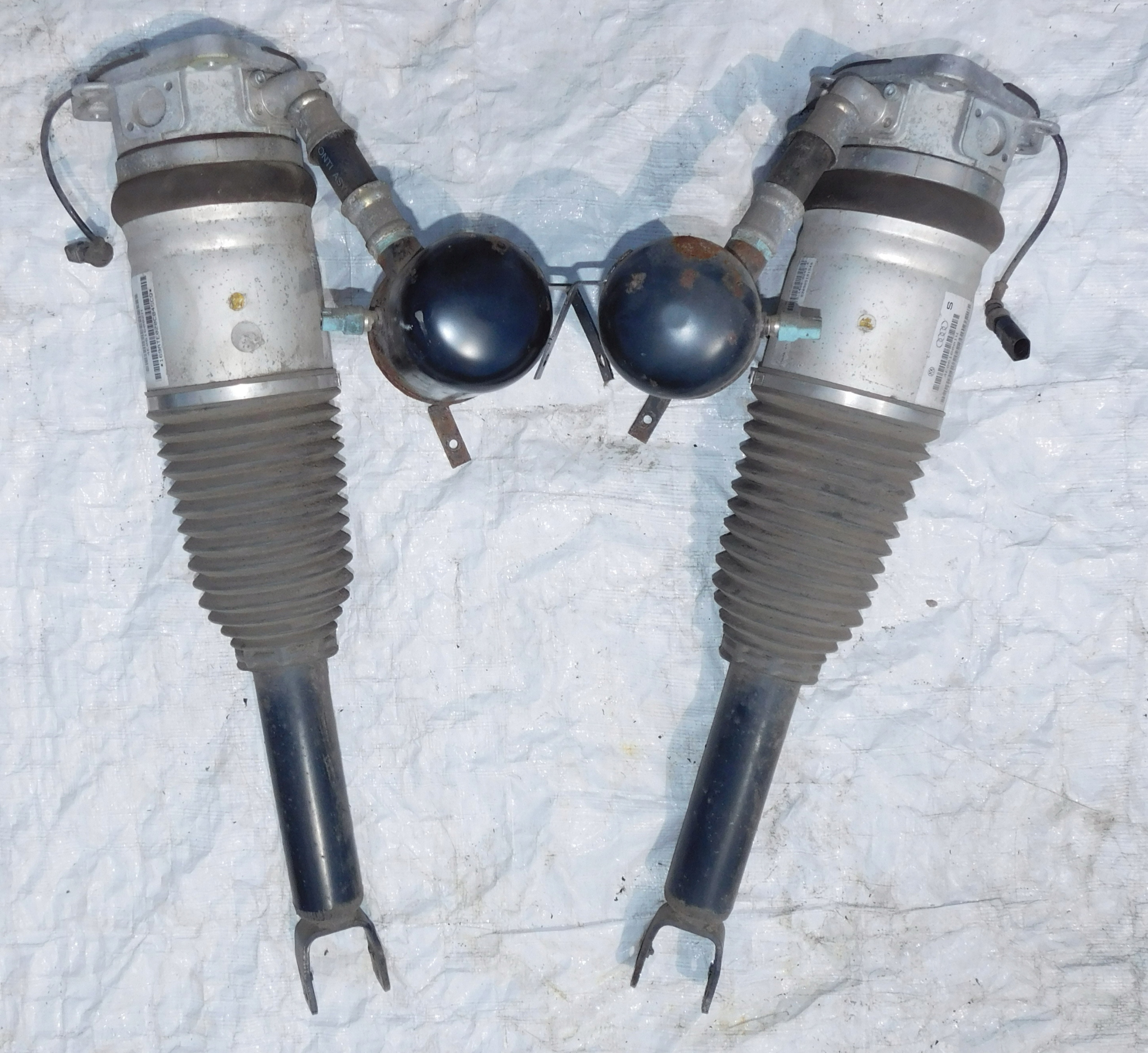 A8 D3 AMORTYZATOR TYŁ PRAWY 4E0616002H