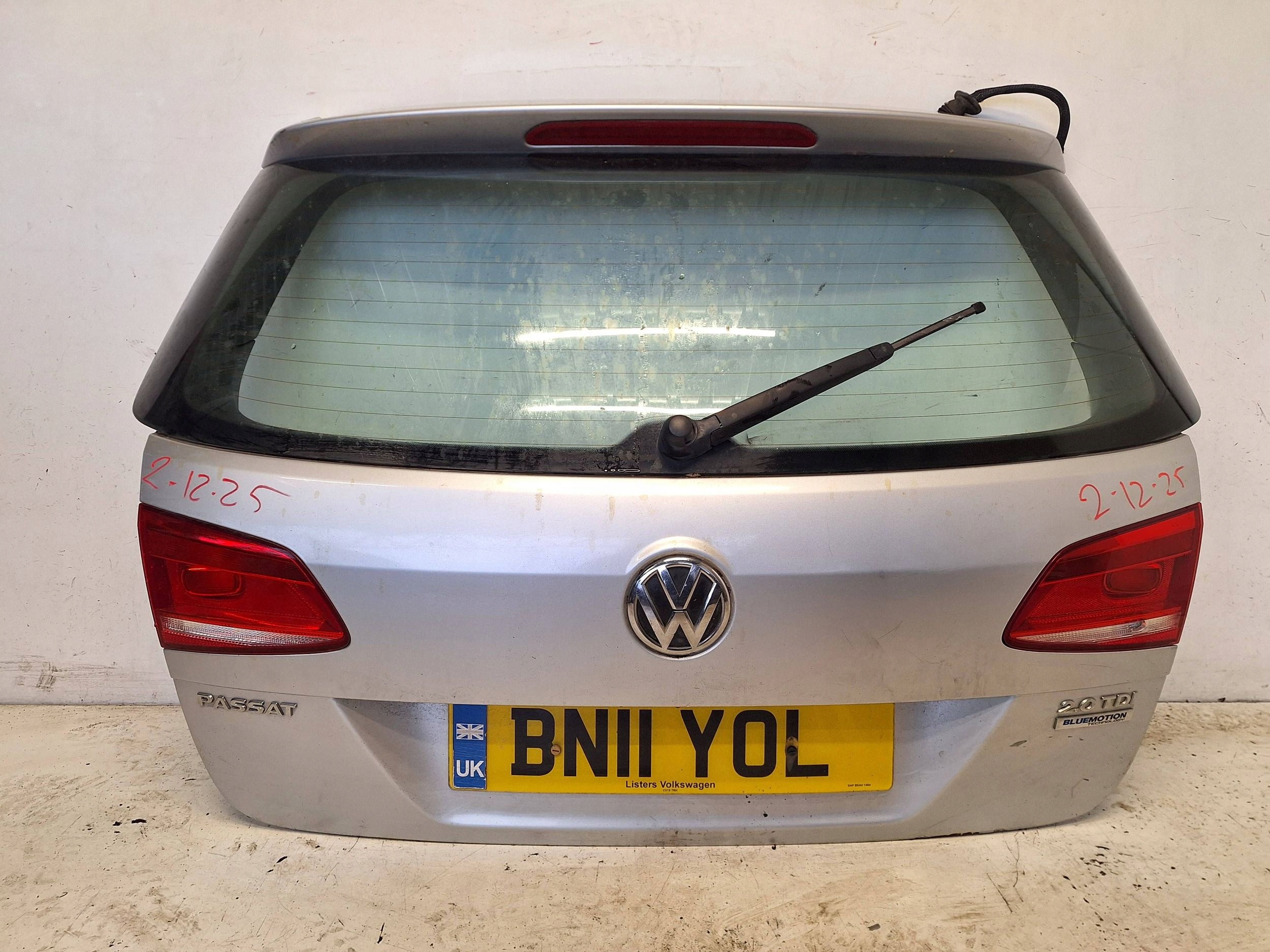 VOLKSWAGEN PASSAT B7 KOMBI 10-14 boot door