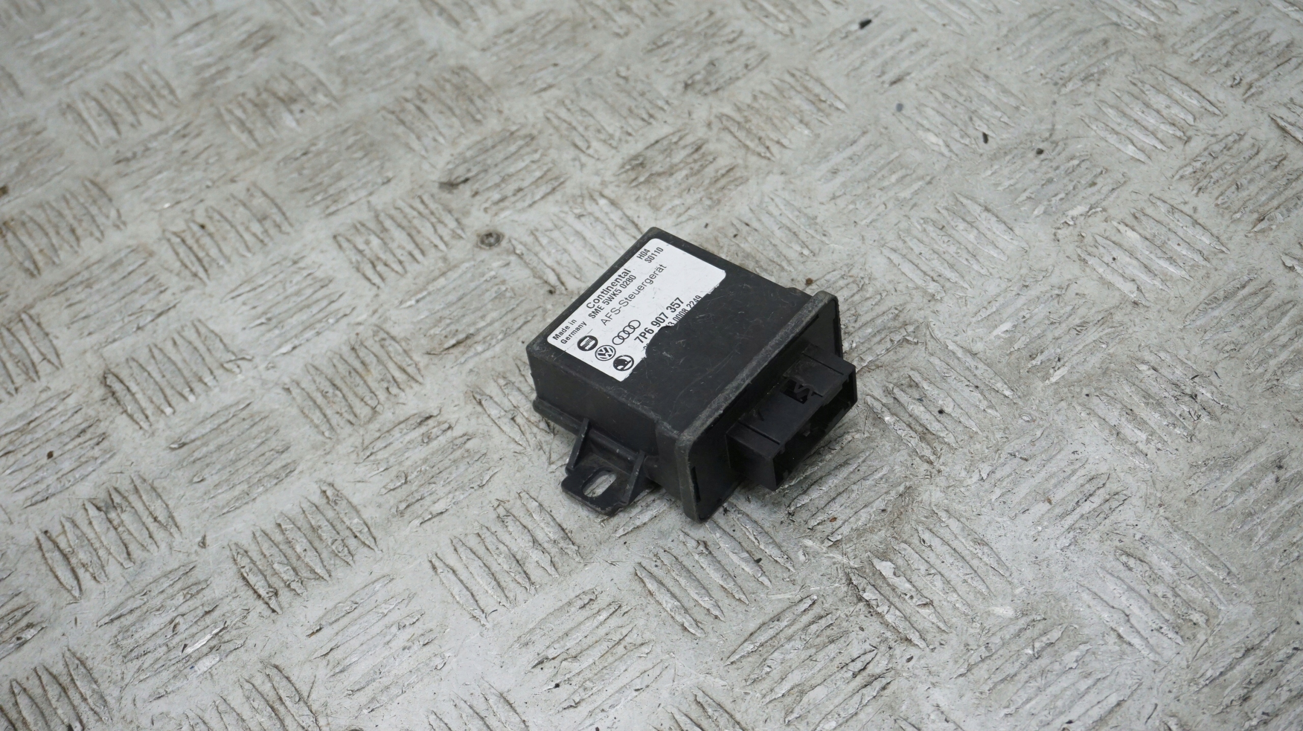 VW TOUAREG II MODUŁ SETROWNIK ŚWIATEŁ 7P6907357