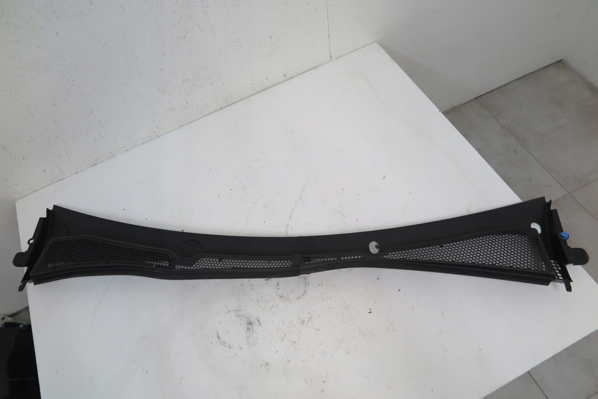 Plastyk wycieraczek przednich PEUGEOT 2008 II 9673303277 1.6L diesel 81kW