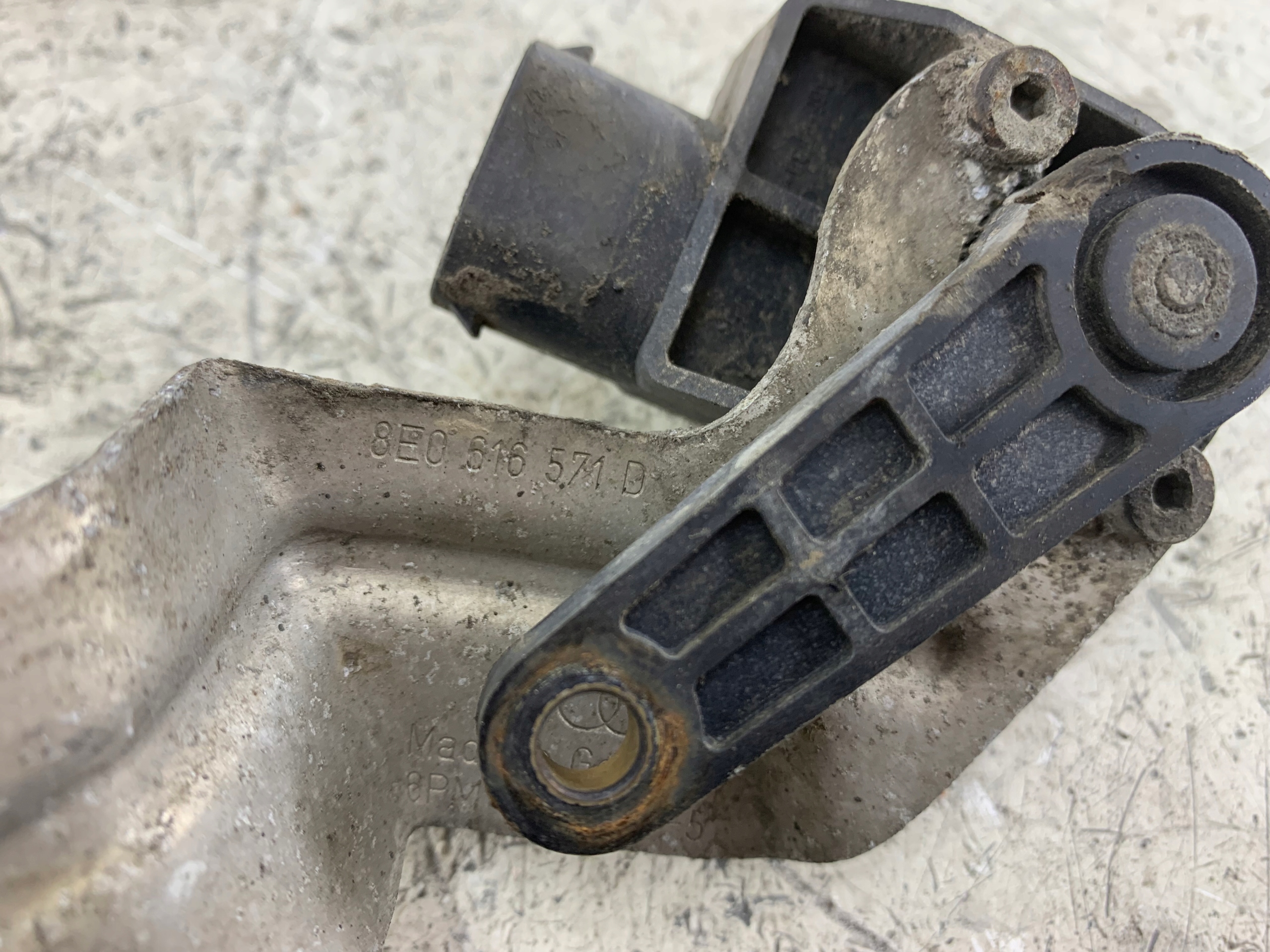 AUDI A4 B6 Sensor POZIOMOWANIA Leuchten XENON 8E0616571D