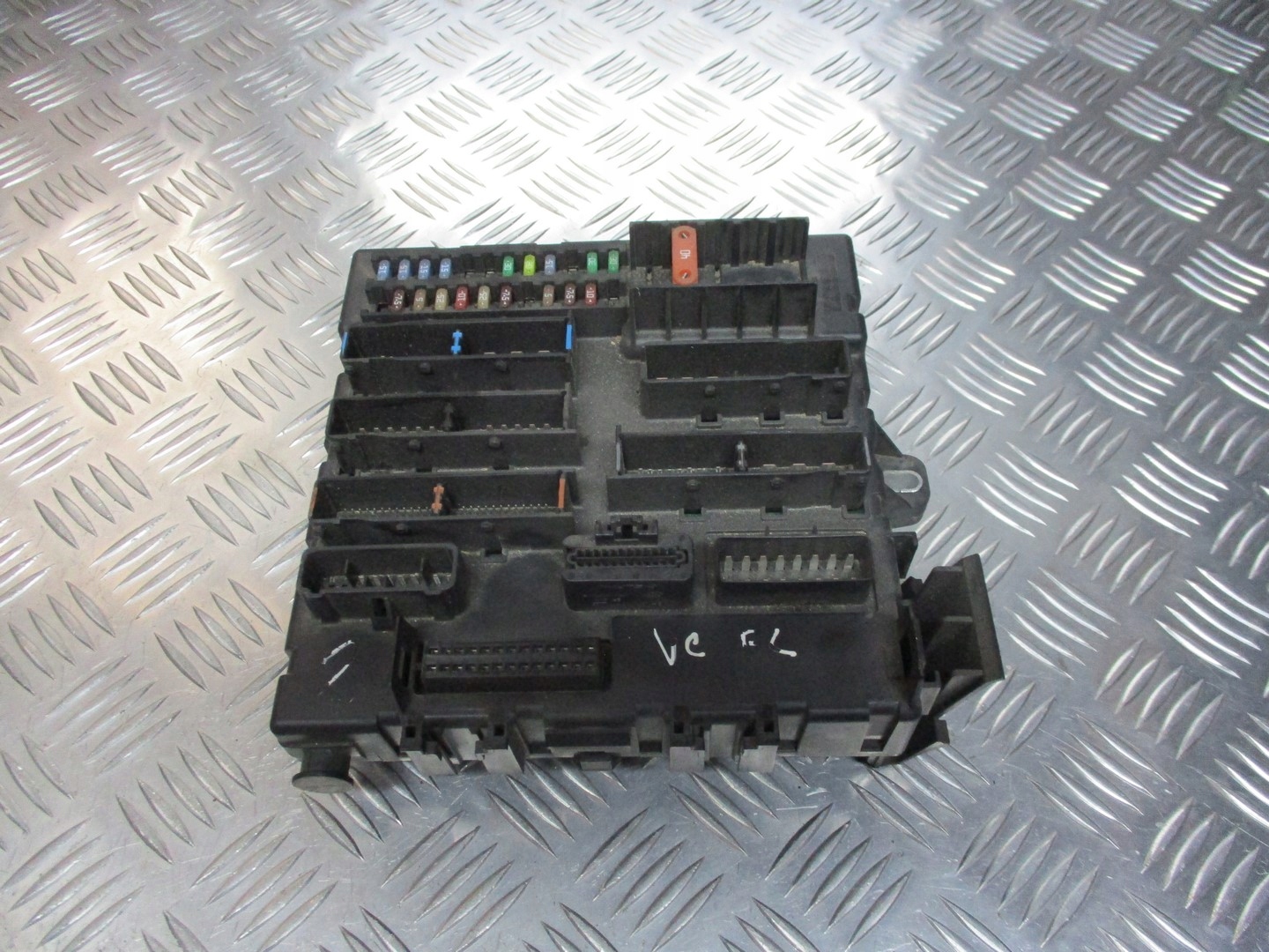 SKRZYNKA BEZPIECZNIKÓW OPEL VECTRA C 1.8 16V