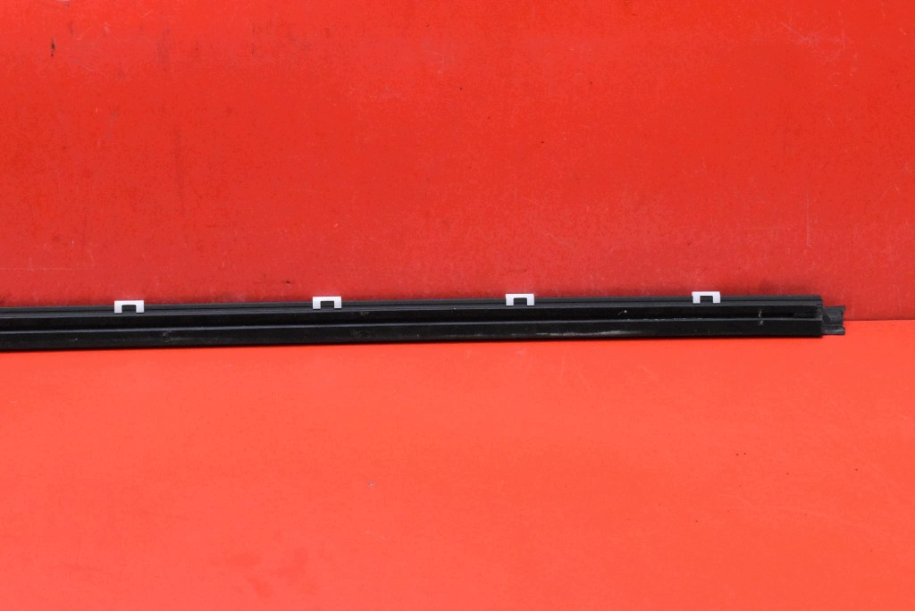 moulding dust door right front black KIA EV6 21