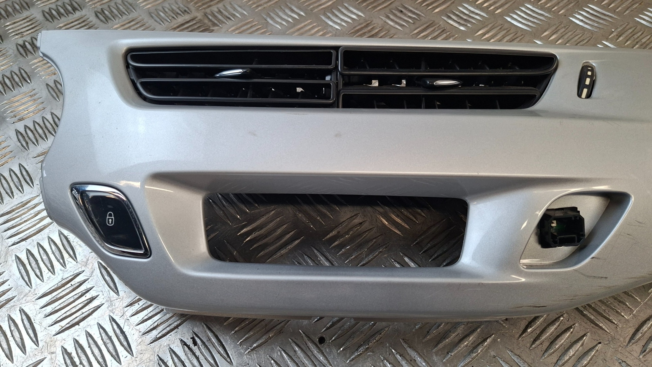 DEKOR Lüftungsgitter des lüfters mitte CITROEN DS3