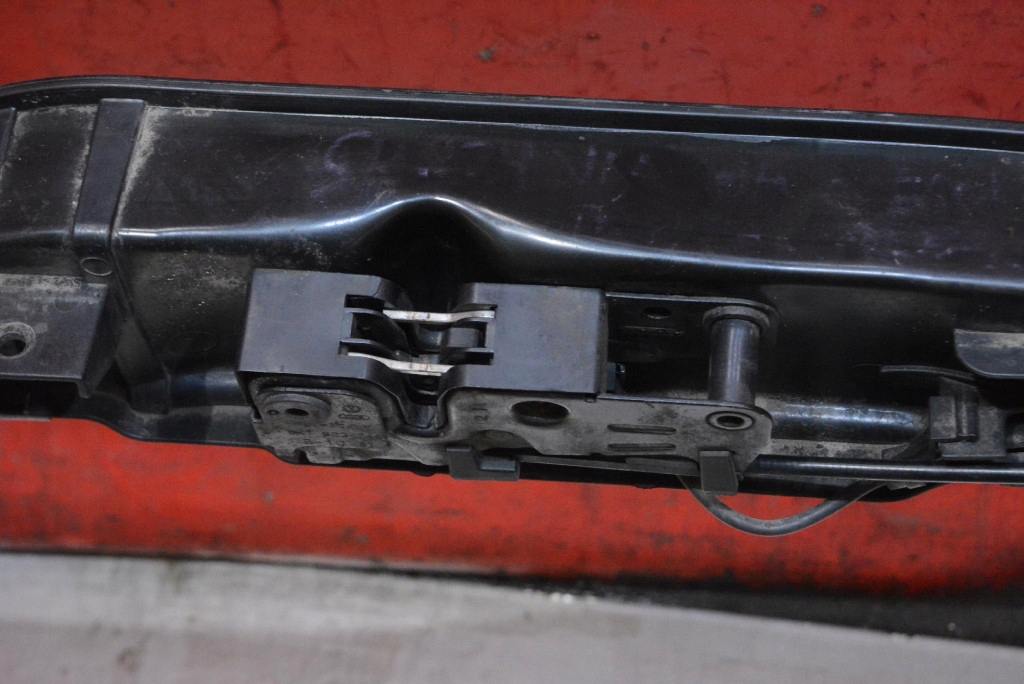 support panel for radiators pillar bonnet latch lock AUDI Q5 8R 2.0 TFSI 211 KM 08-12