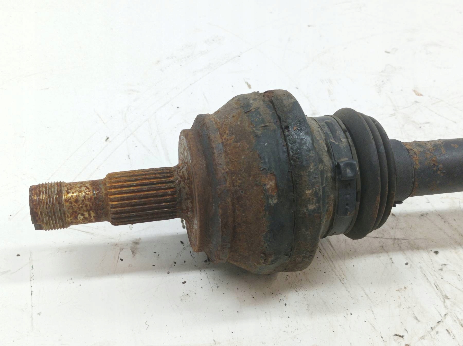 semi-axis left rear part left rear part 2.0 CDI 2.0 CDI Mercedes-Benz E W213