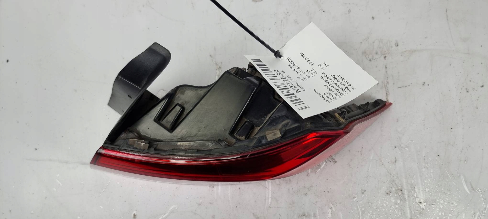 light left rear part VOLKSWAGEN PASSAT B8 R-LINE