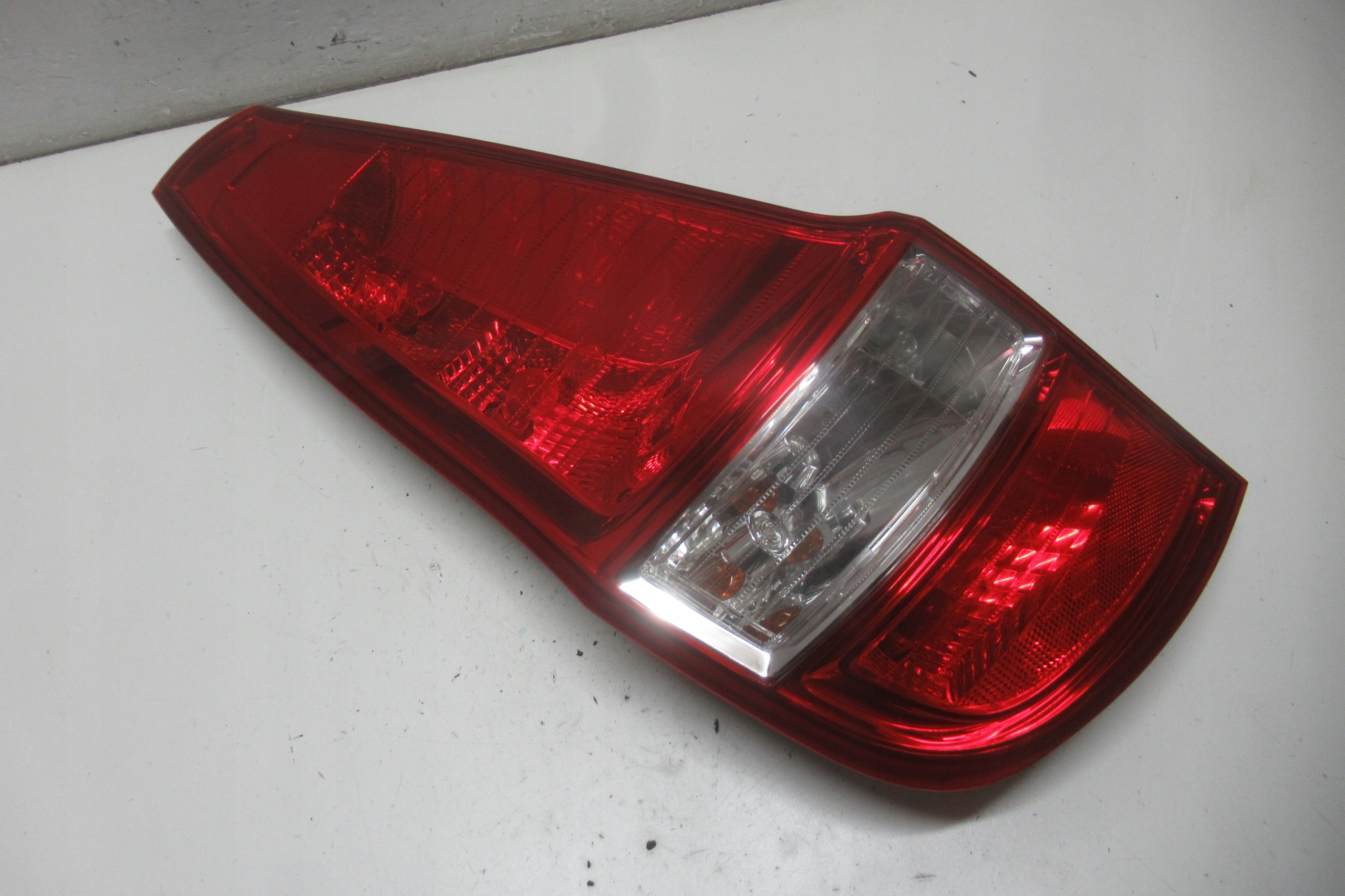 HYUNDAI I30 1.6 CRDI 11R light left rear part EUROPA