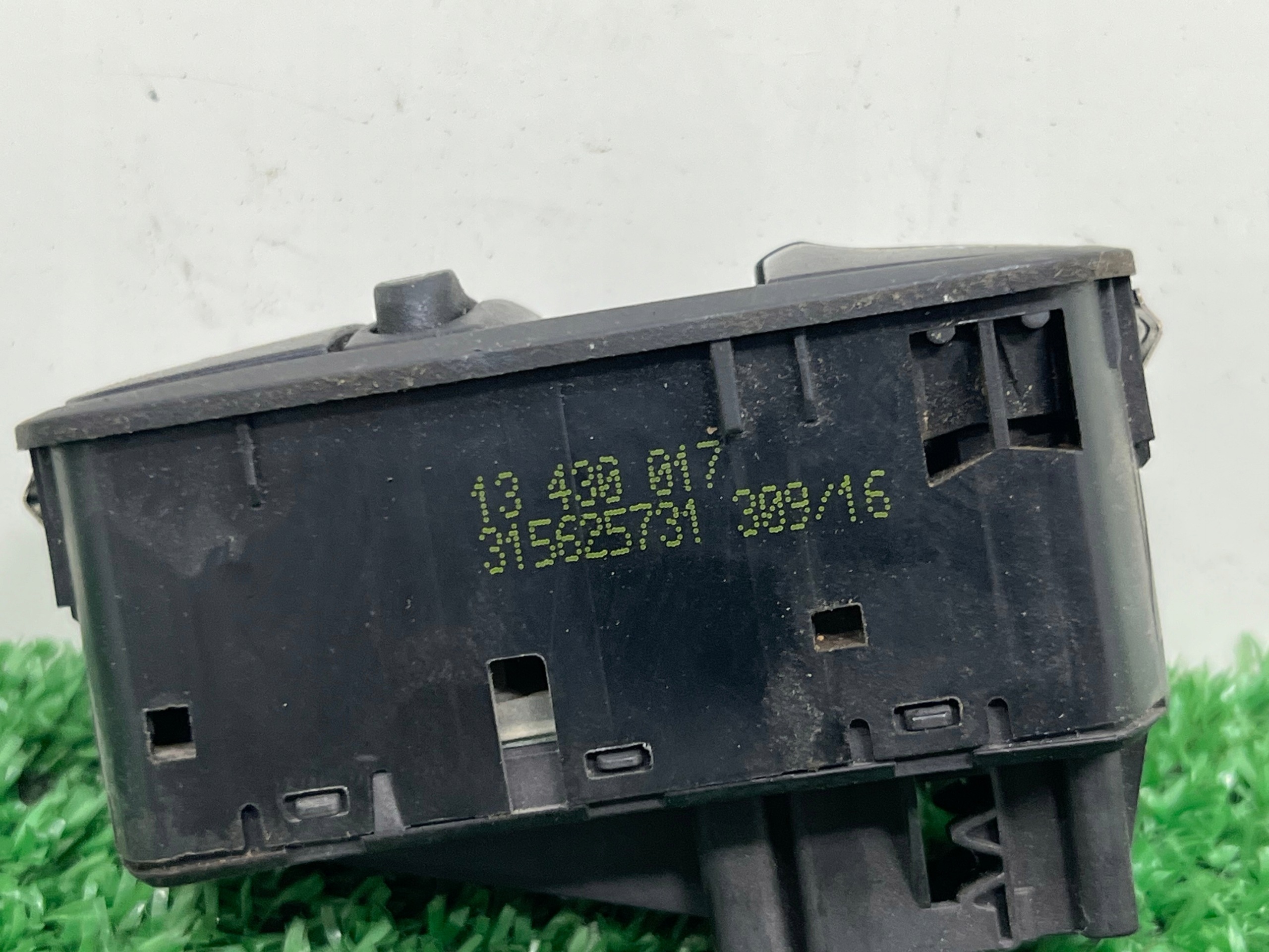 control panel of the window driver´s OPEL CORSA E 13430017
