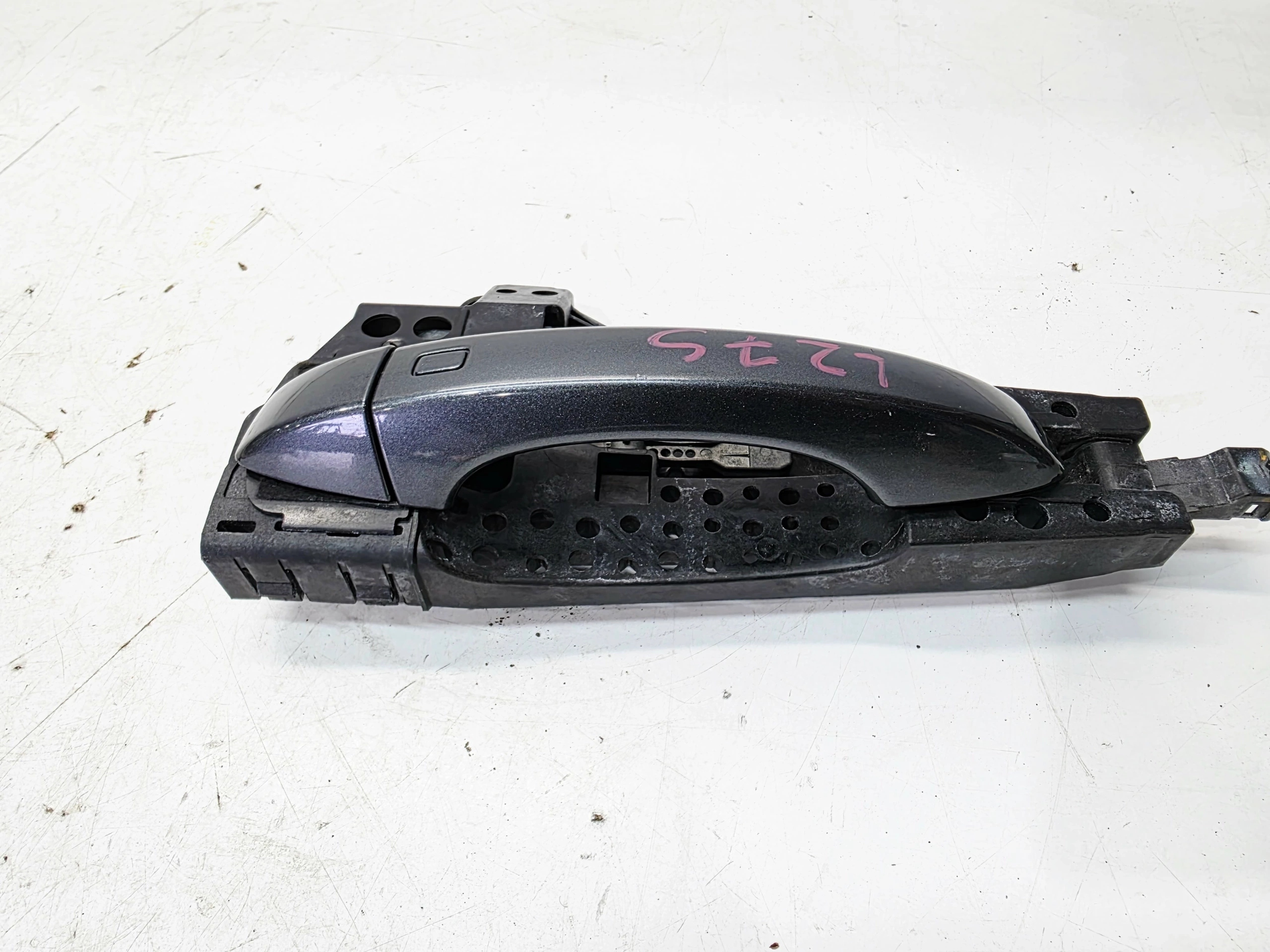 Türgriff Halter links vorne oder links heck AUDI A6 C7 A7 A8 4H0837886 LZ7S