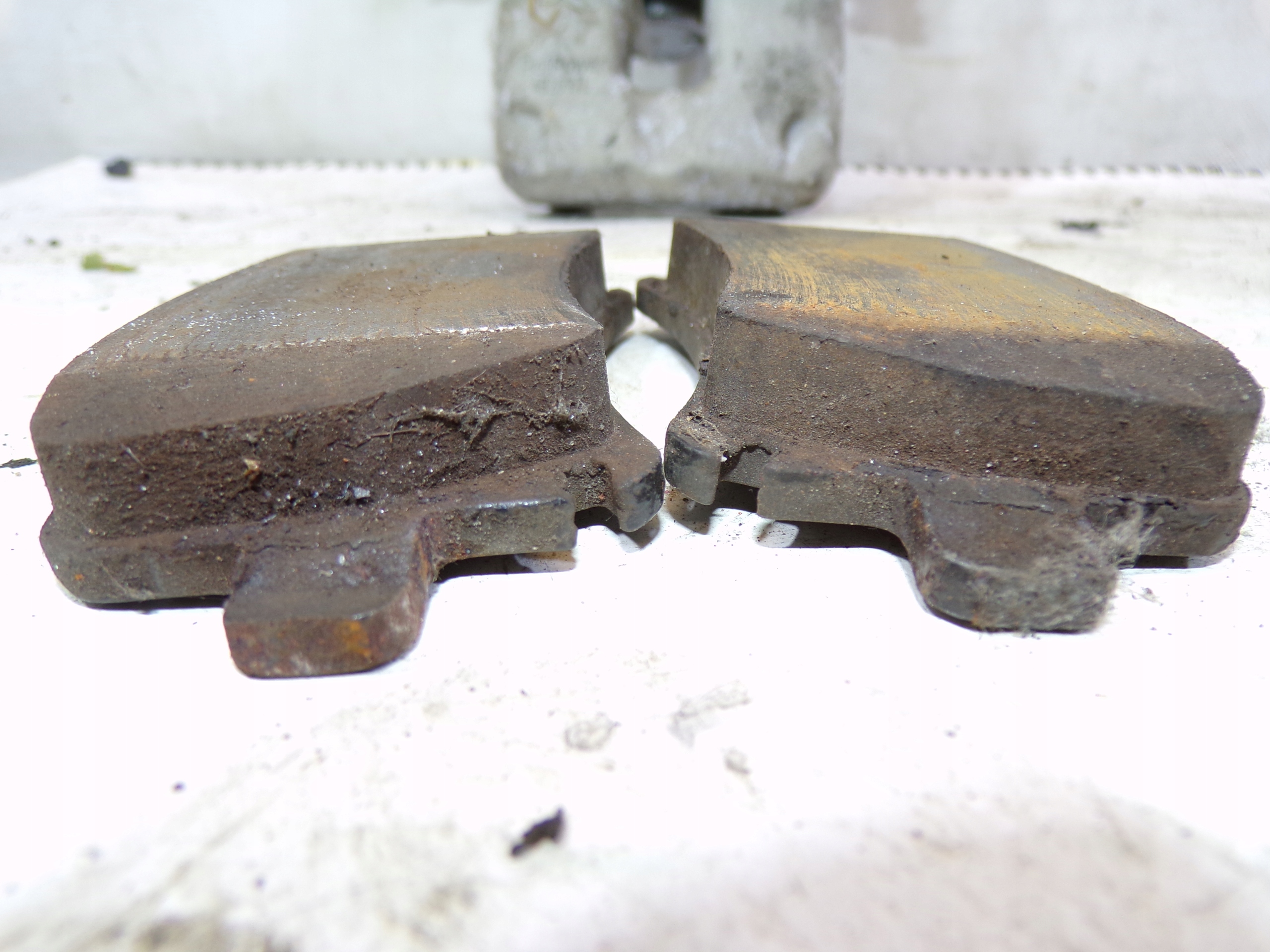 caliper brake rear electrical left VOLKSWAGEN PASSAT B6 KOMBI (1)