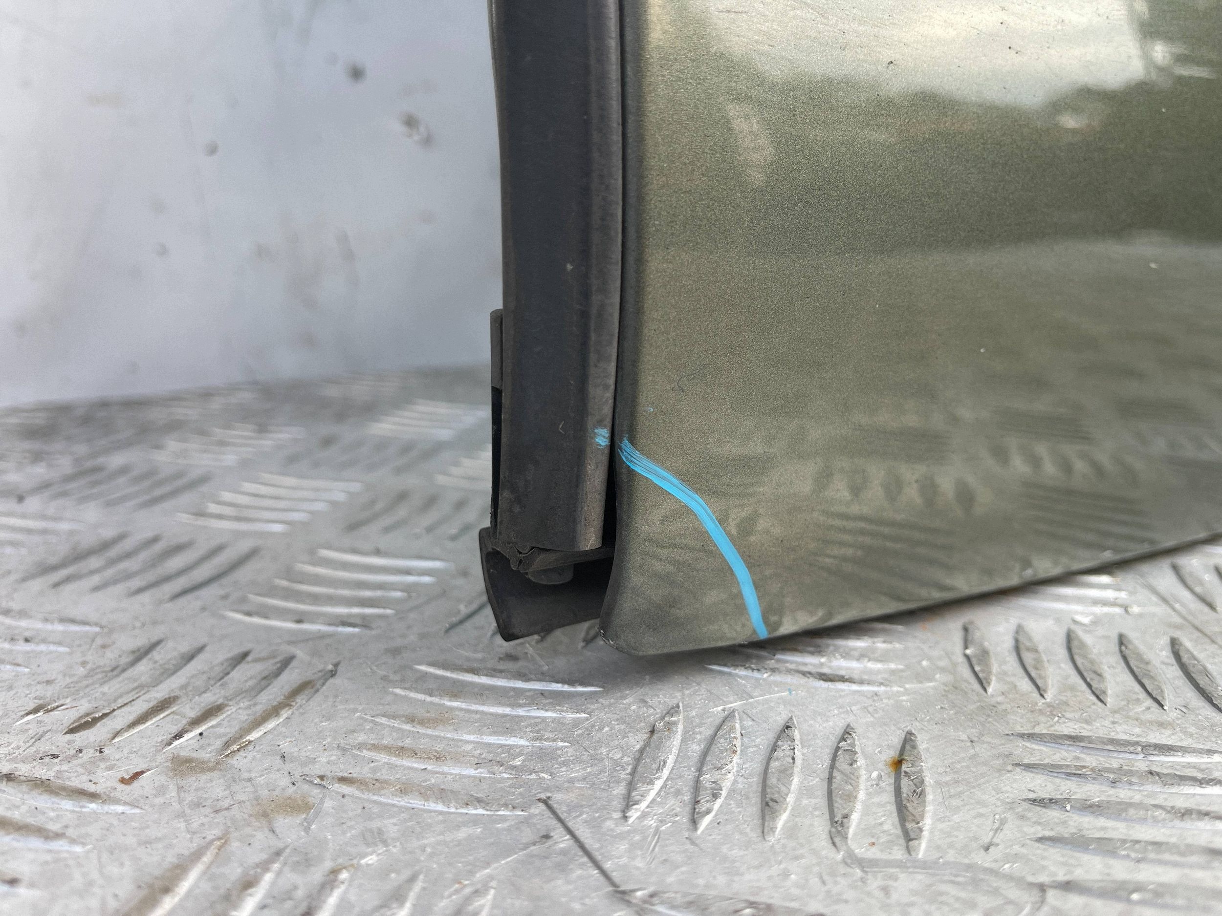 door rear. rear part left left DACIA DUSTER 1 and 10