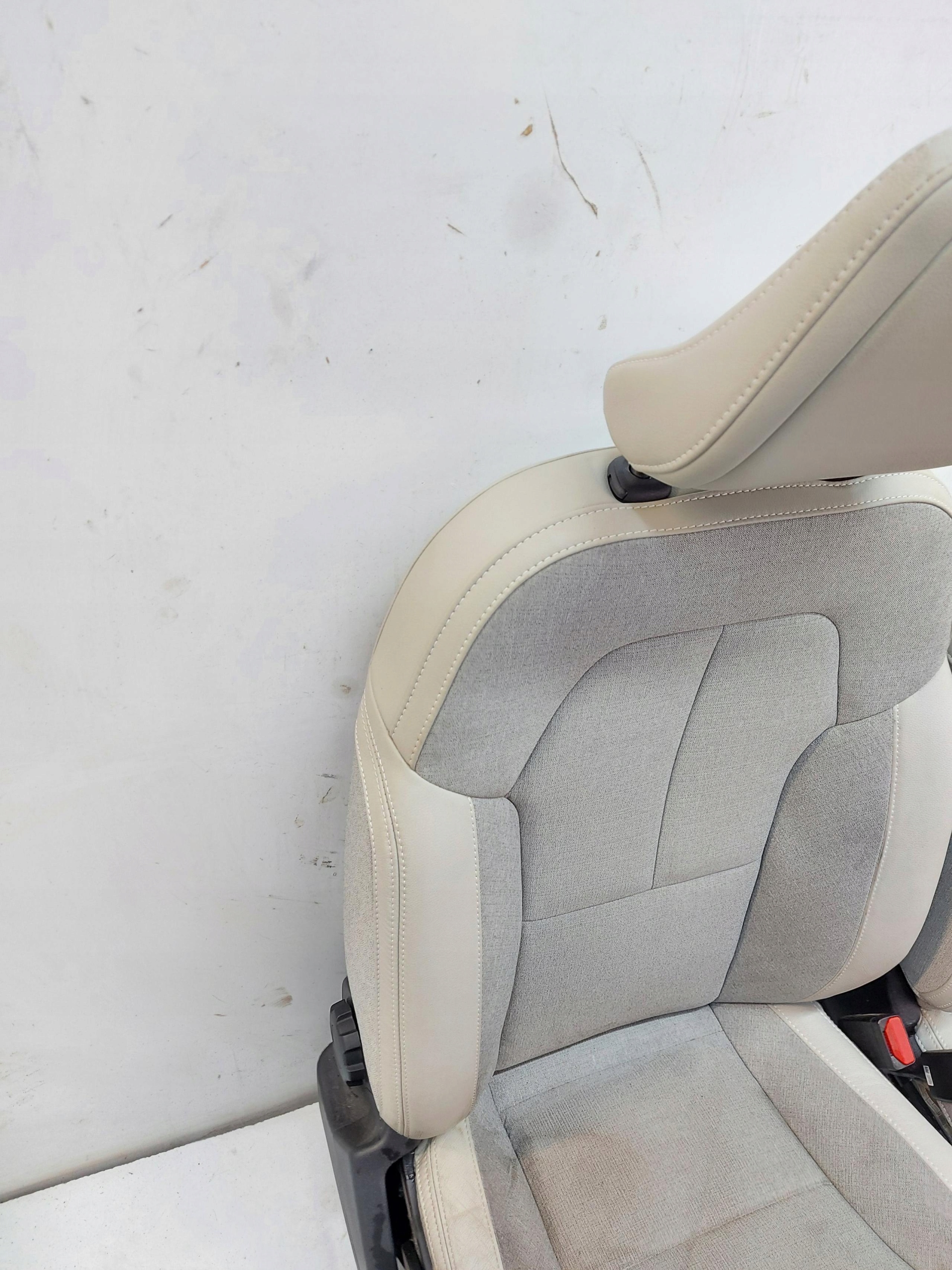 VOLVO XC40 D3 Sitze komplet