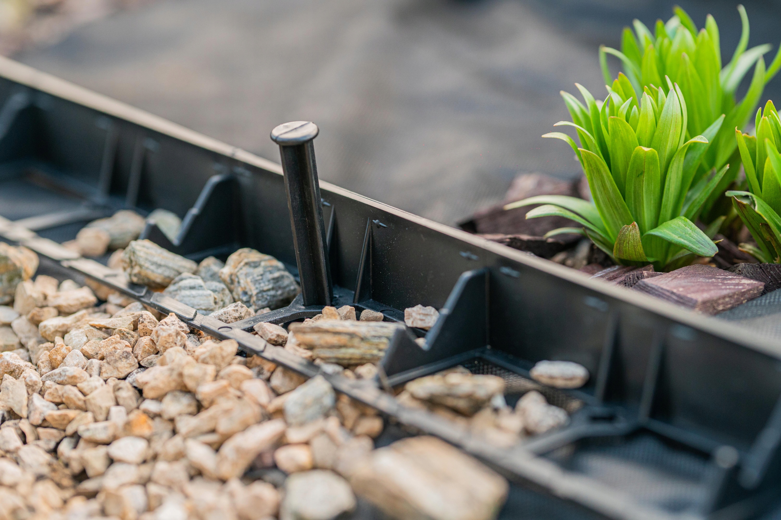 OBRZEŻE TRAWNIKOWE OGRODOWE 50m+ KOTWY 160szt H45 Długość 4800 cm