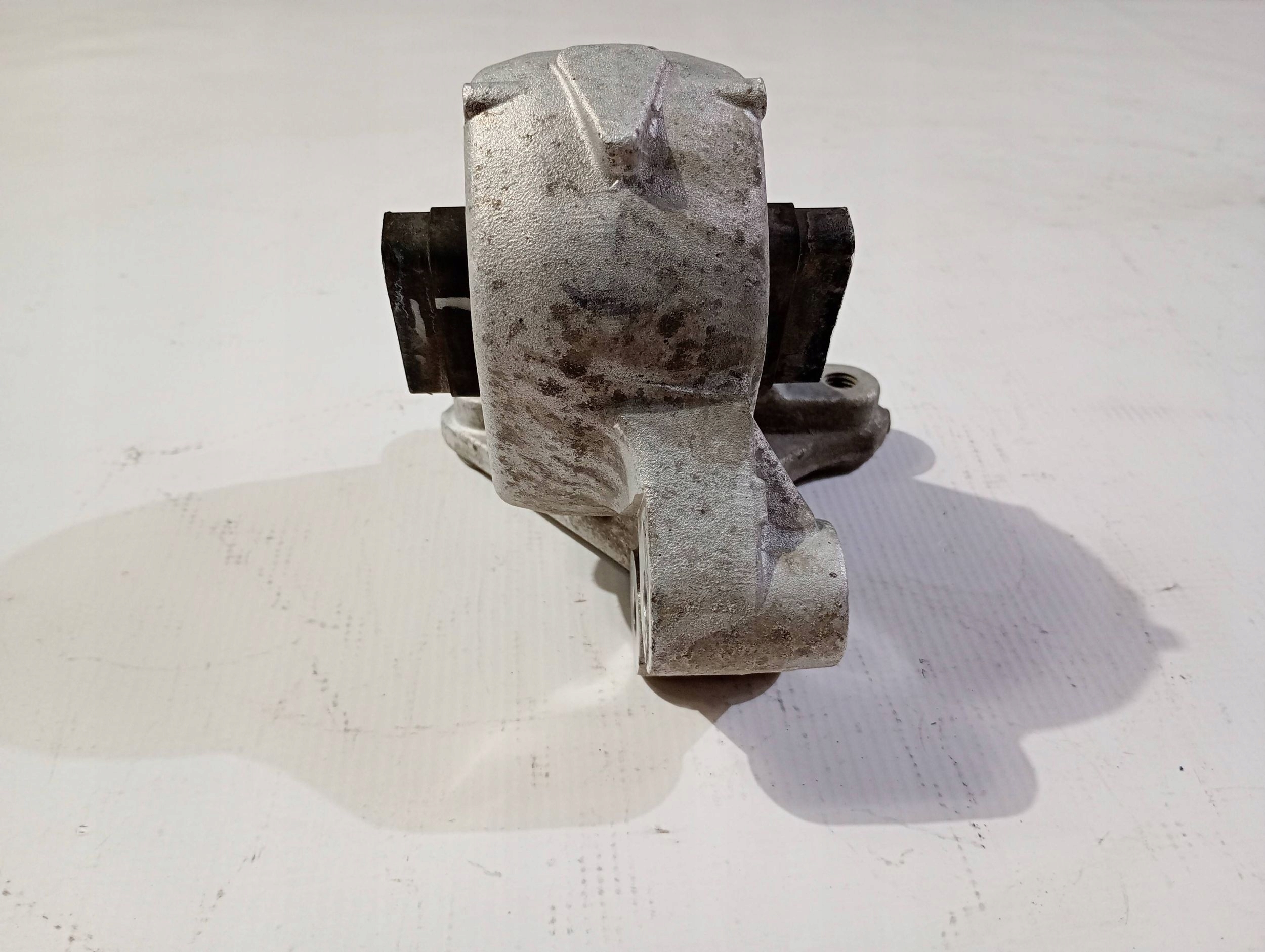 holder holder bracket engine mount left Dodge Ram 5.7 2019