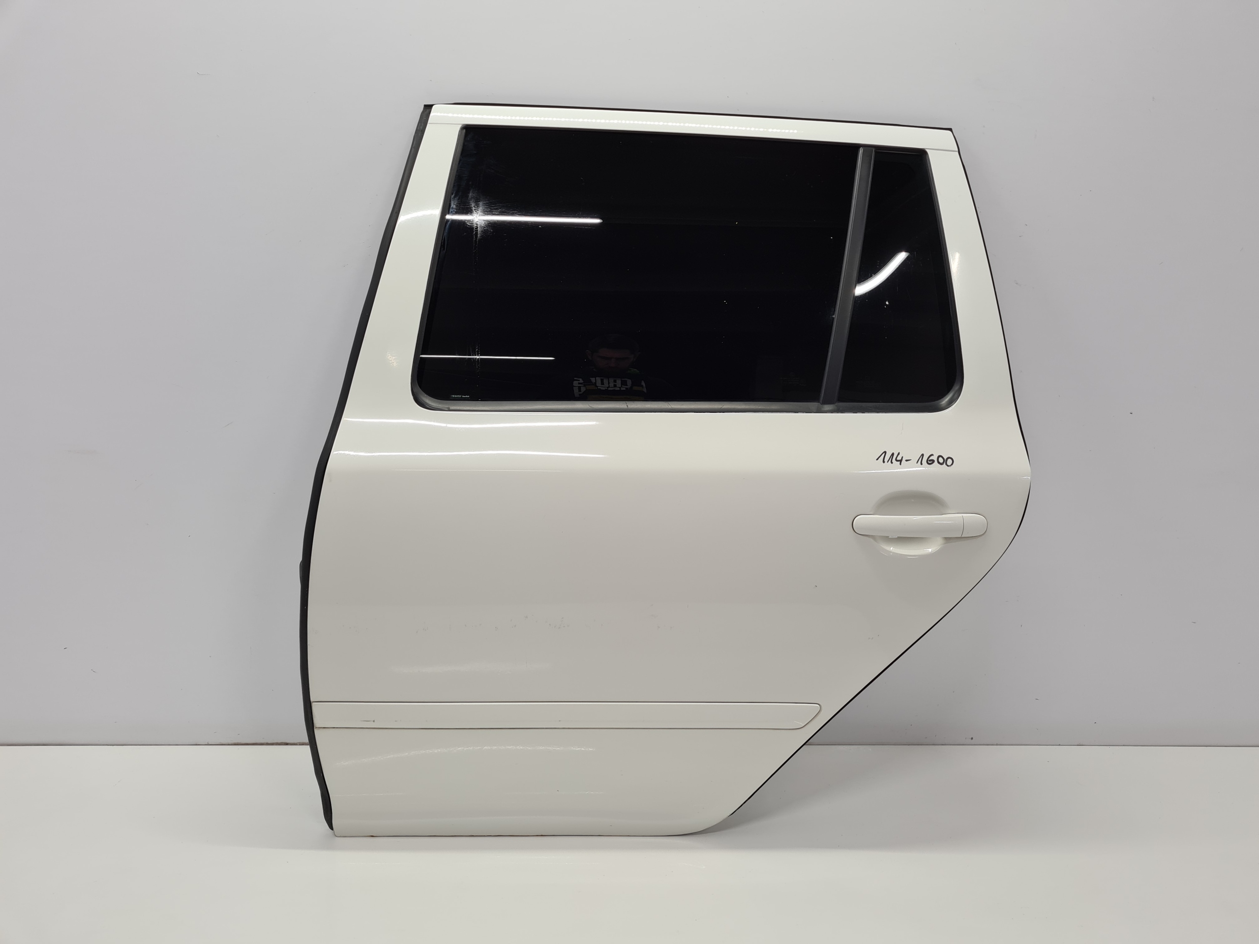 Шкода OEv9833052a двері