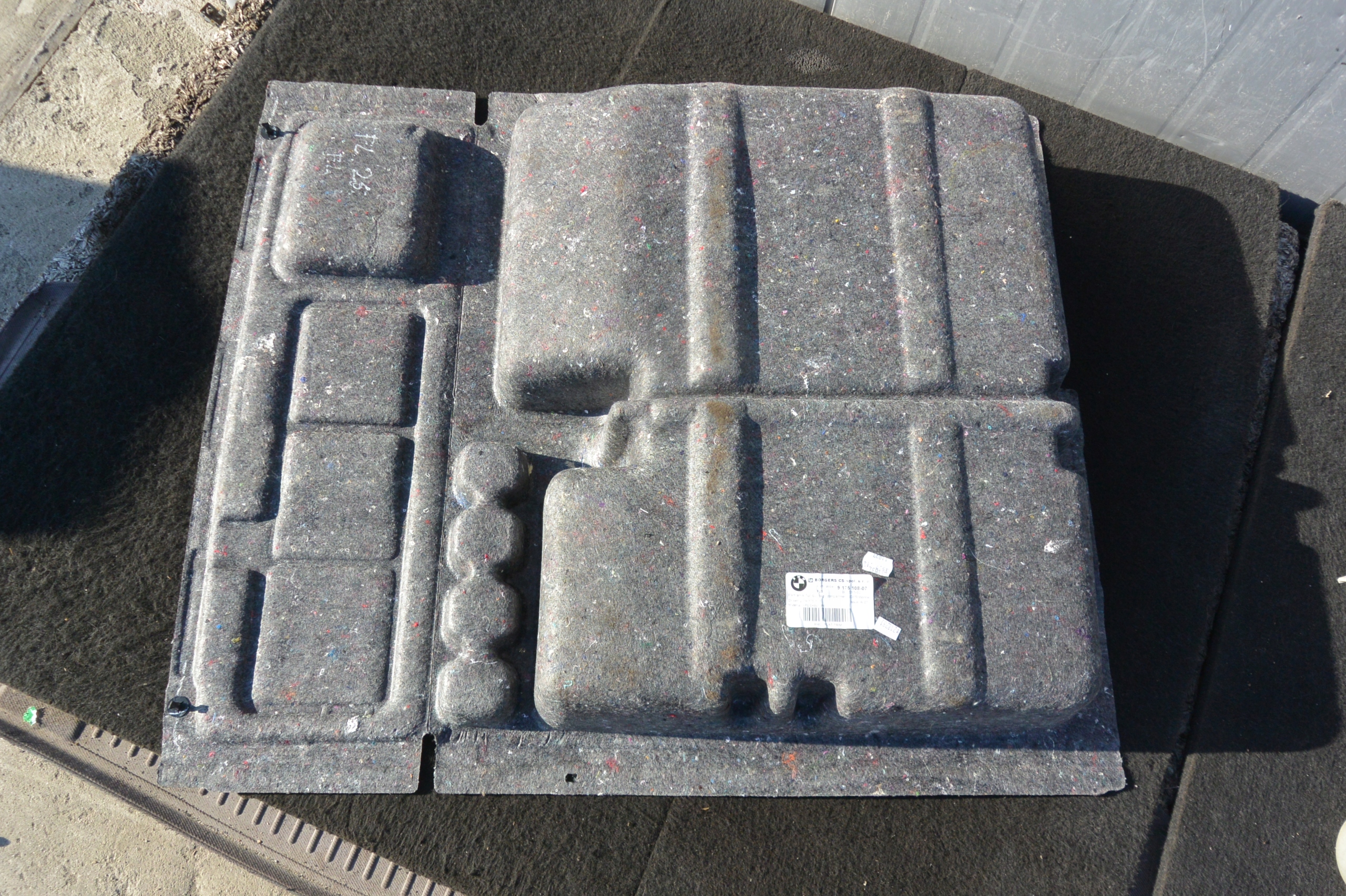 filling floor boot BMW X3 F25