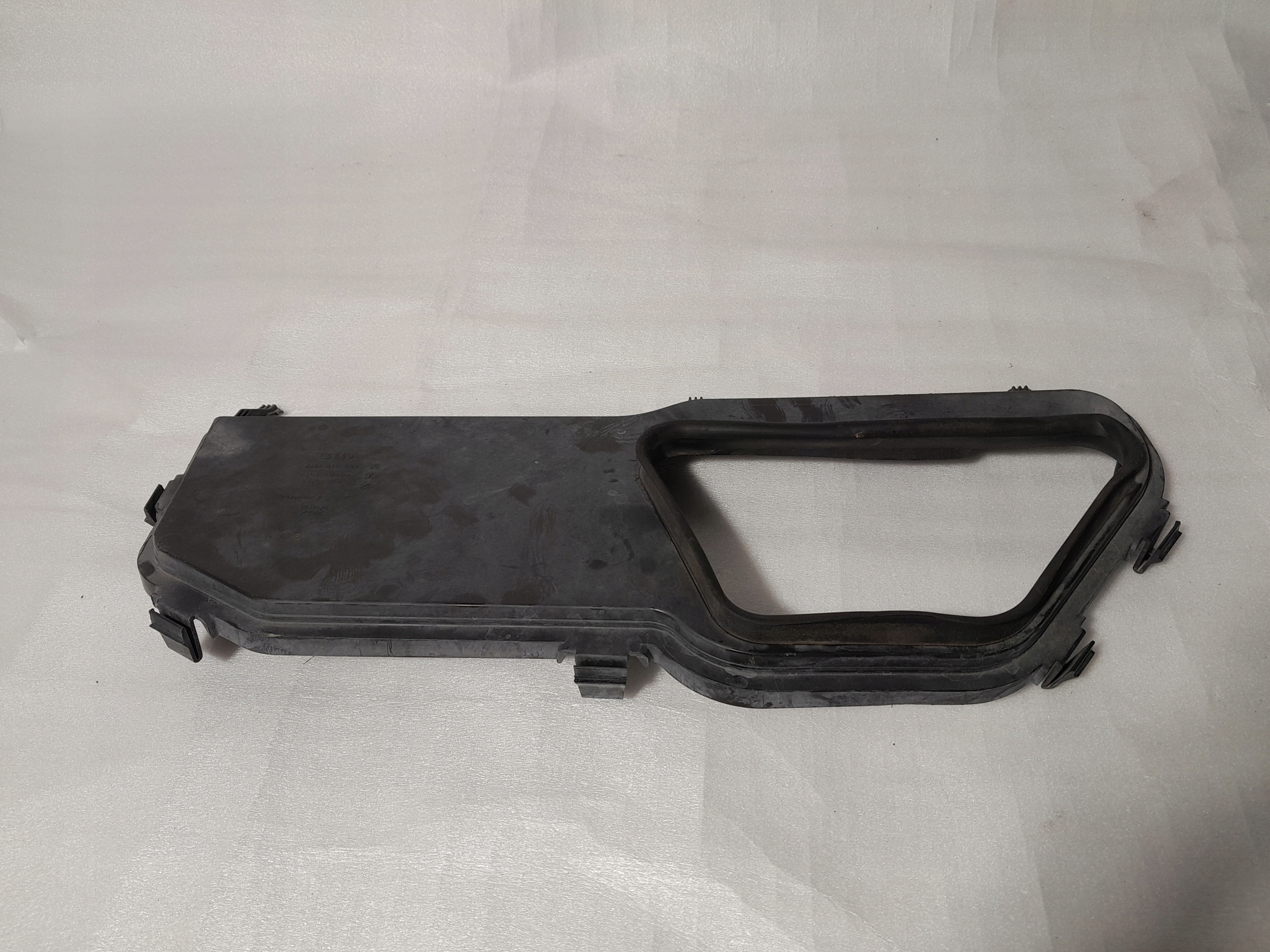 AUDI Q8 4M cap cover under the window 4M1815389D