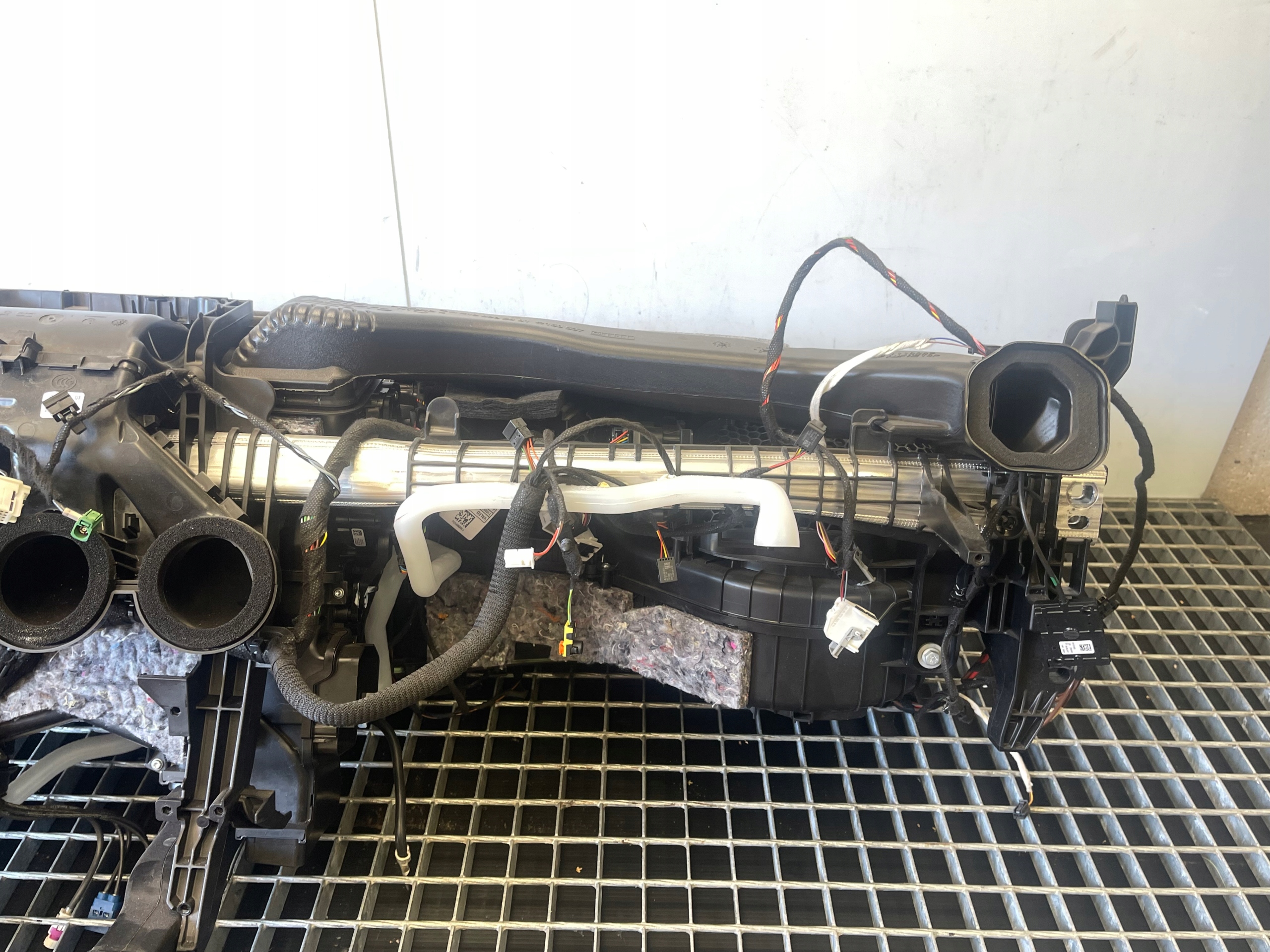 MERCEDES W213 ohřívač větrák ventilátor A2388302700 držák
