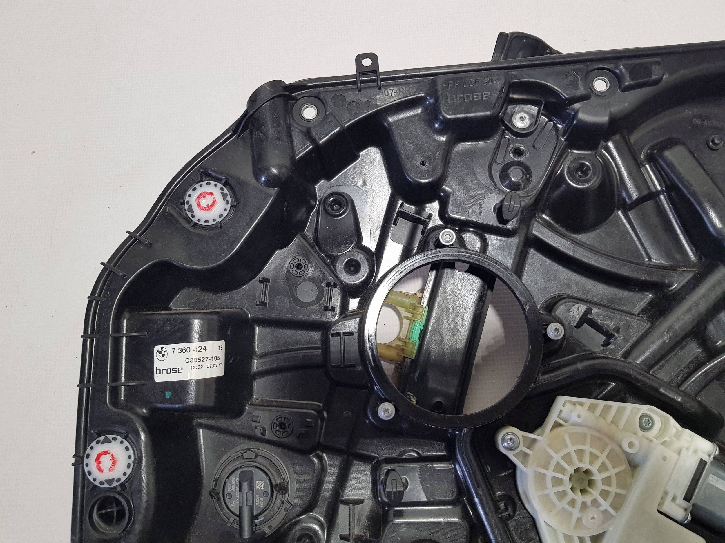 mechanism window regulator right front BMW G30 G31 7360424