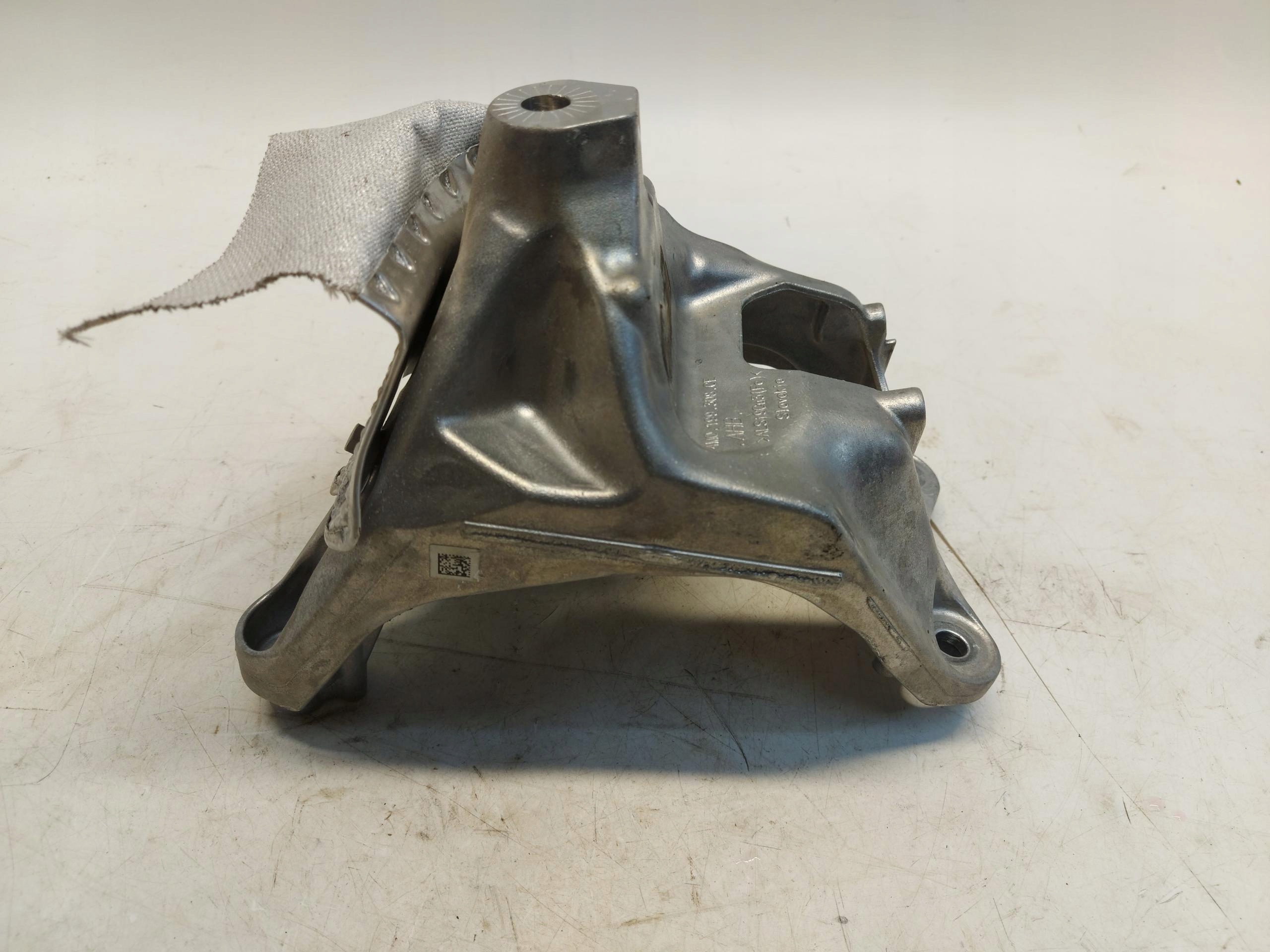 Audi A7 4K8 45 TFSI engine mount right 4M0199308CE
