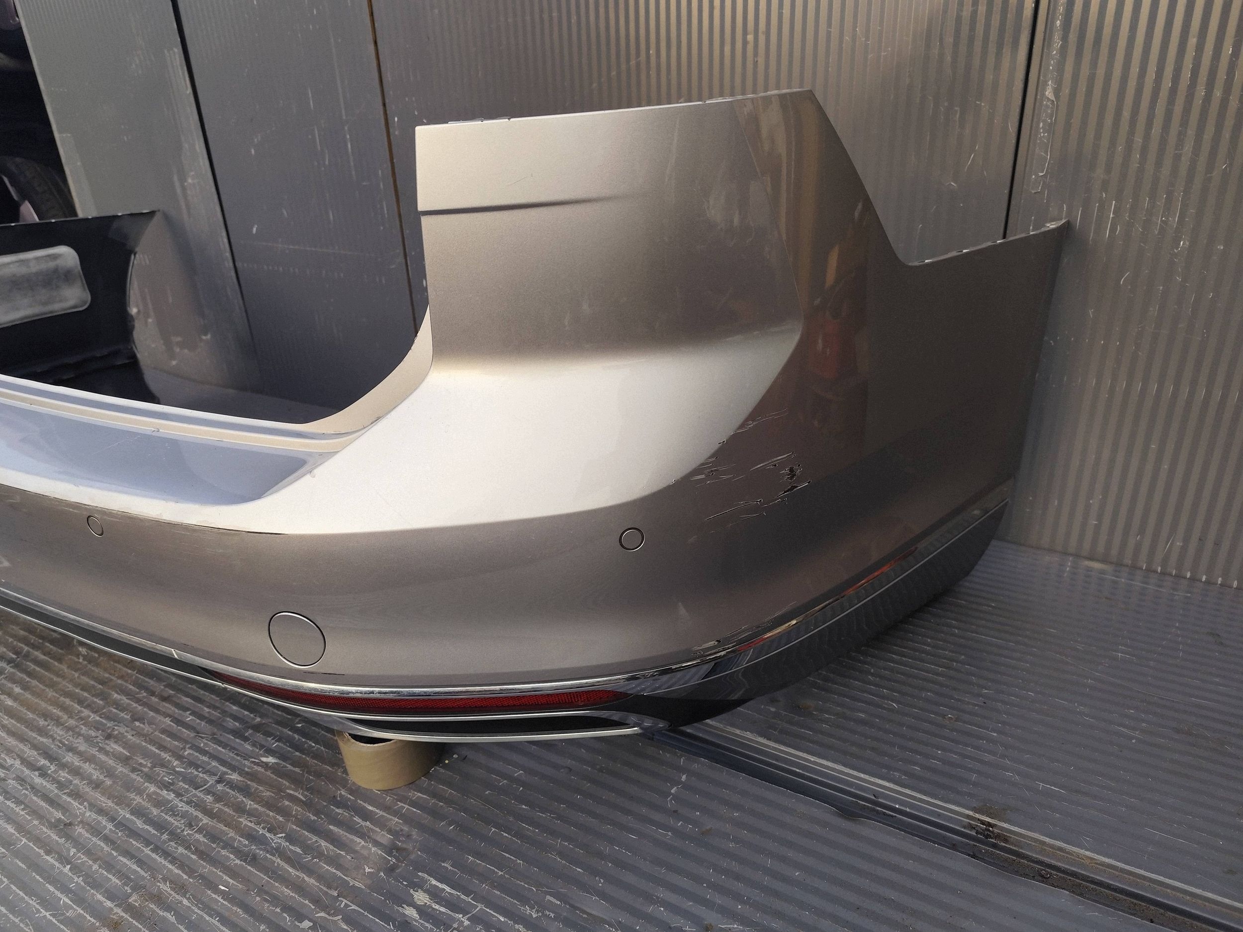 VW PASSAT B8 LIFT KOMBI bumper rear 4xPDC complete dismantling