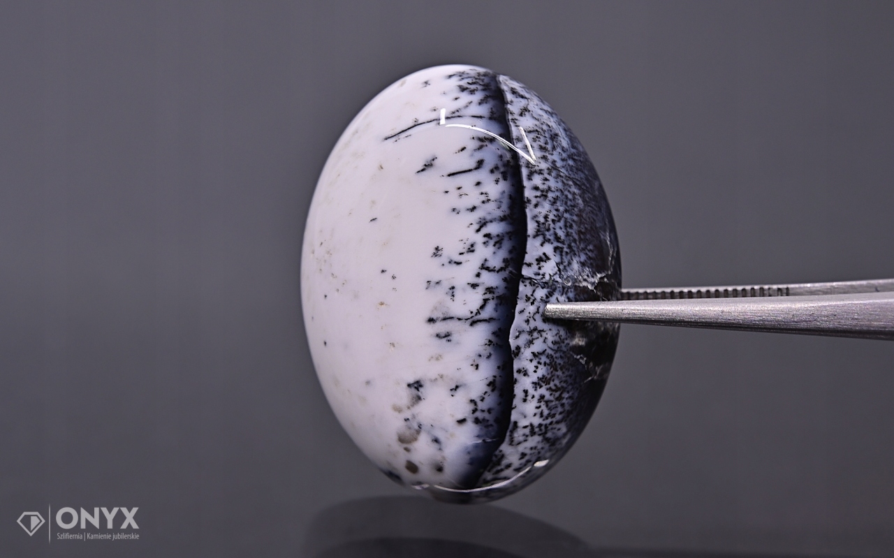 Dendritový achát z Turecka kabošon ovál 30x21,5 mm