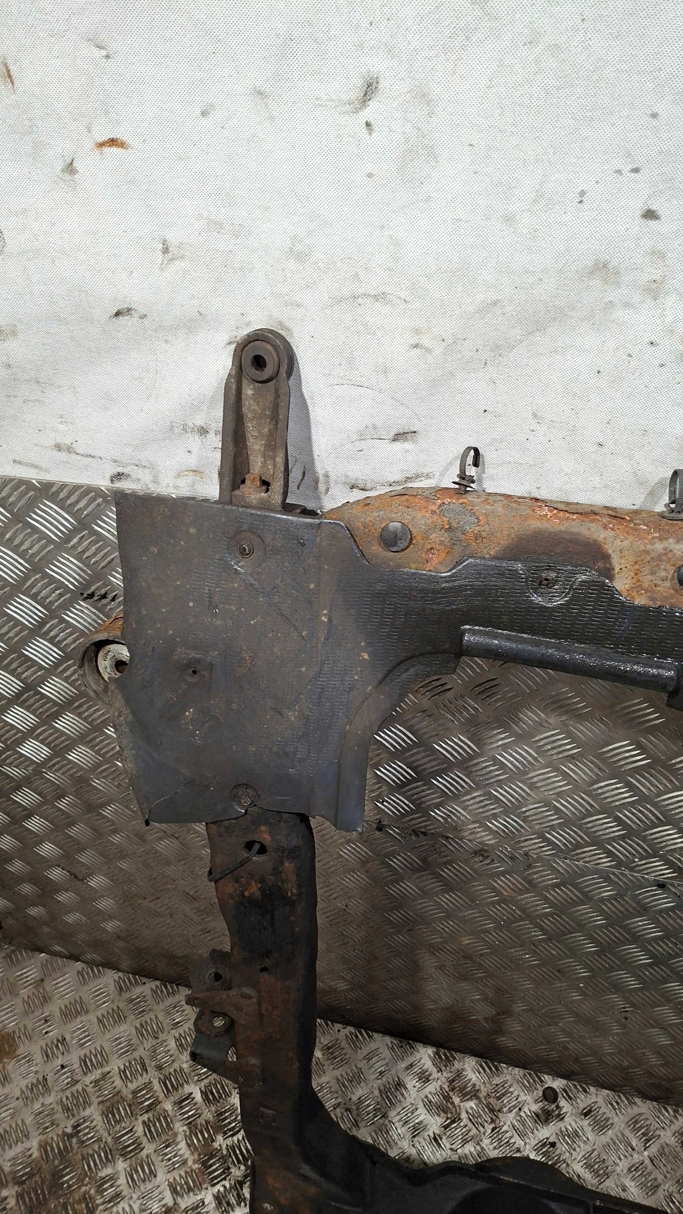 axle beam sider below engine OPEL VECTRA C 1.9CDTI