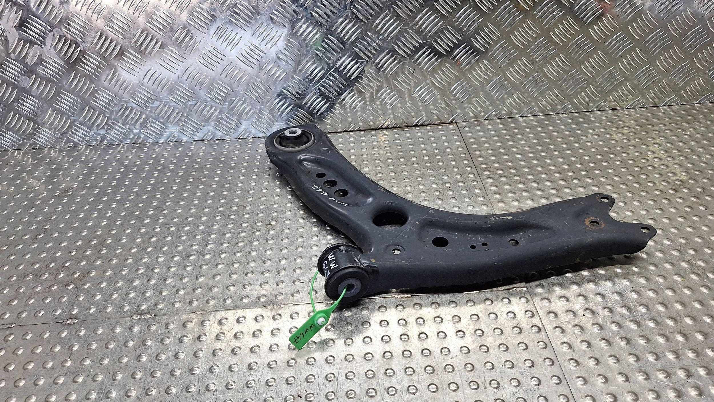 arm left front 5Q0407151J AUDI A3 8V OCTAVIA III LEON III 5F GOLF VII