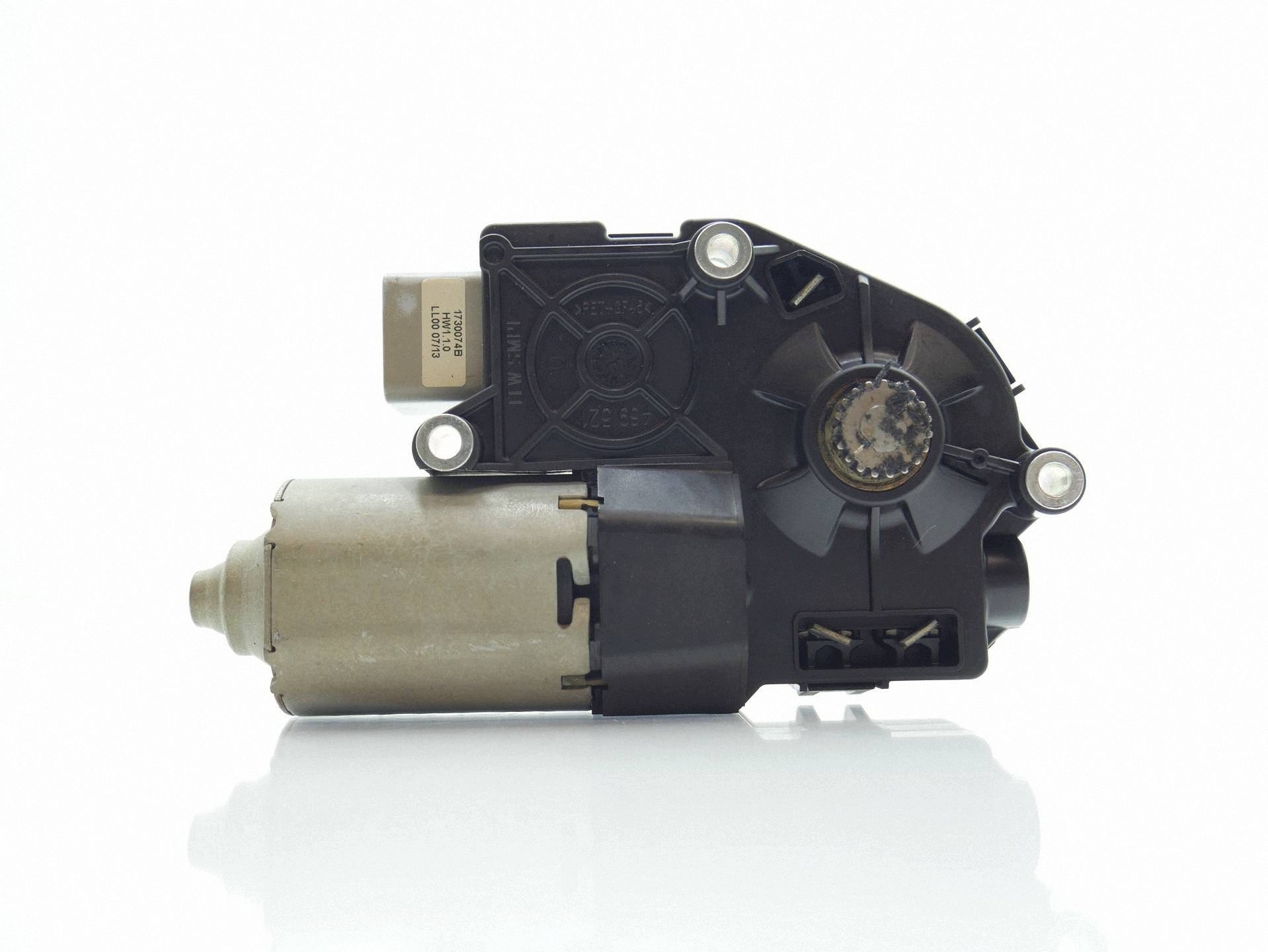 moteur toit panoramique MERCEDES E W212 A2128200008