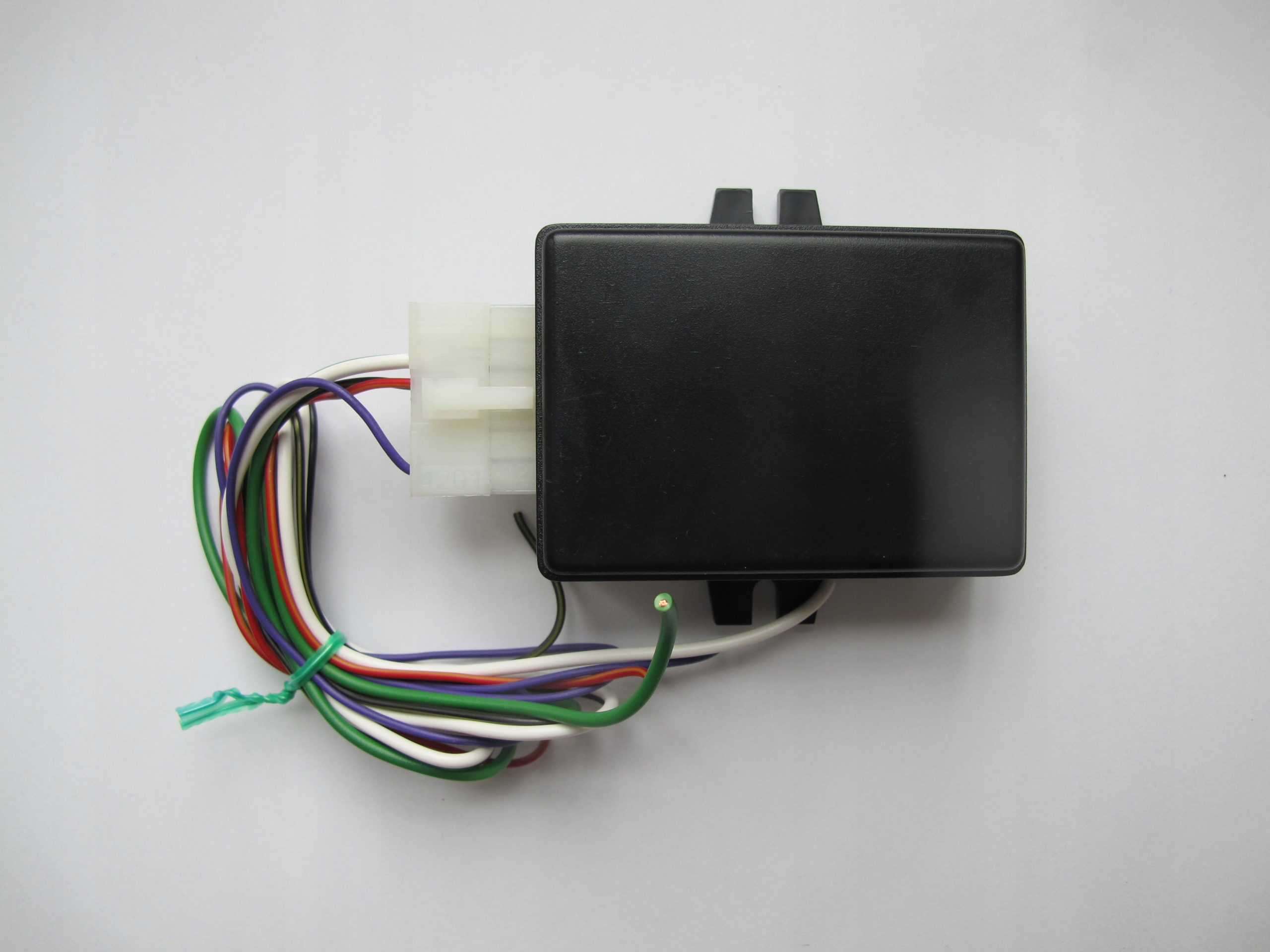 УНИВЕРСАЛЬНЫЙ МОДУЛЬ ПЕРЕДНИХ ДАТЧИКОВ ЗАДНЕГО ХОДА CAN