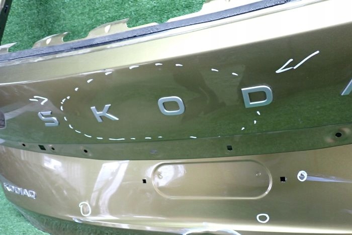 SKODA KODIAQ II 23- Heckklappe heck
